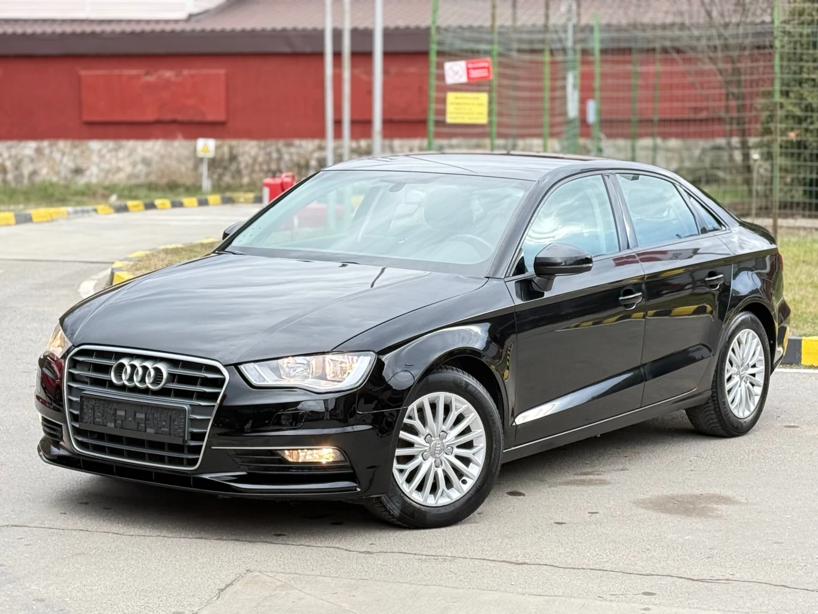 Audi A3 1.6TDI Klimatronik* EURO 6* Navigacia  - изображение 2