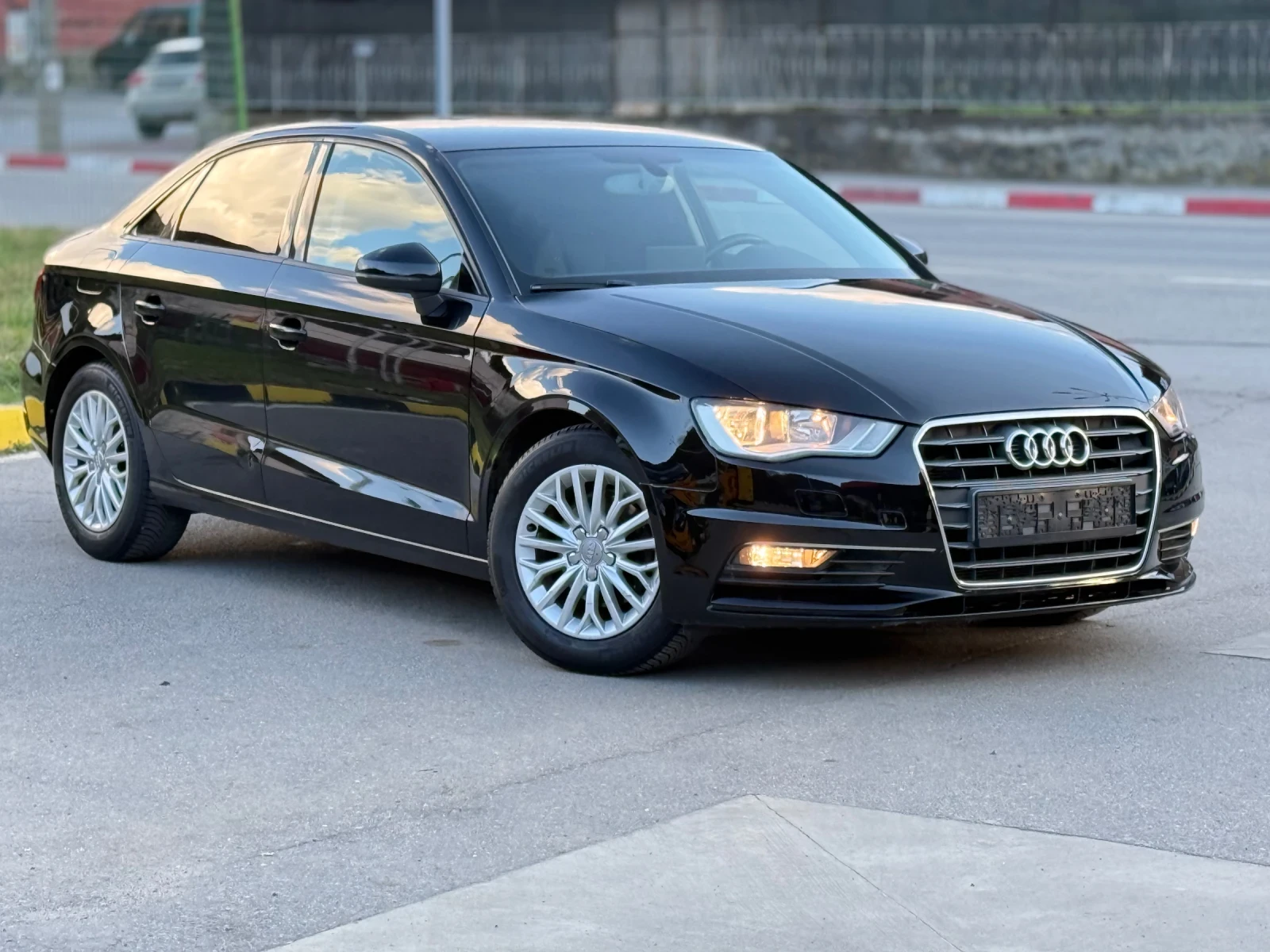 Audi A3 1.6TDI Klimatronik* EURO 6* Navigacia 