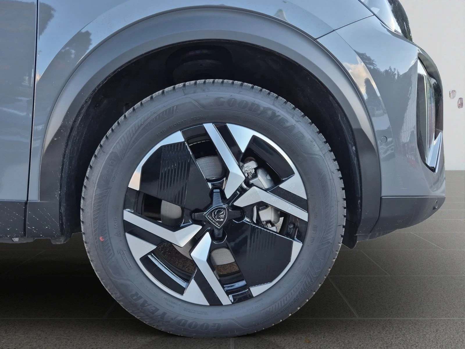 Peugeot 2008 GT 1.2 PureTech 145 HYBRID 48V e-DCS6  | Mobile.bg � ����������� 17