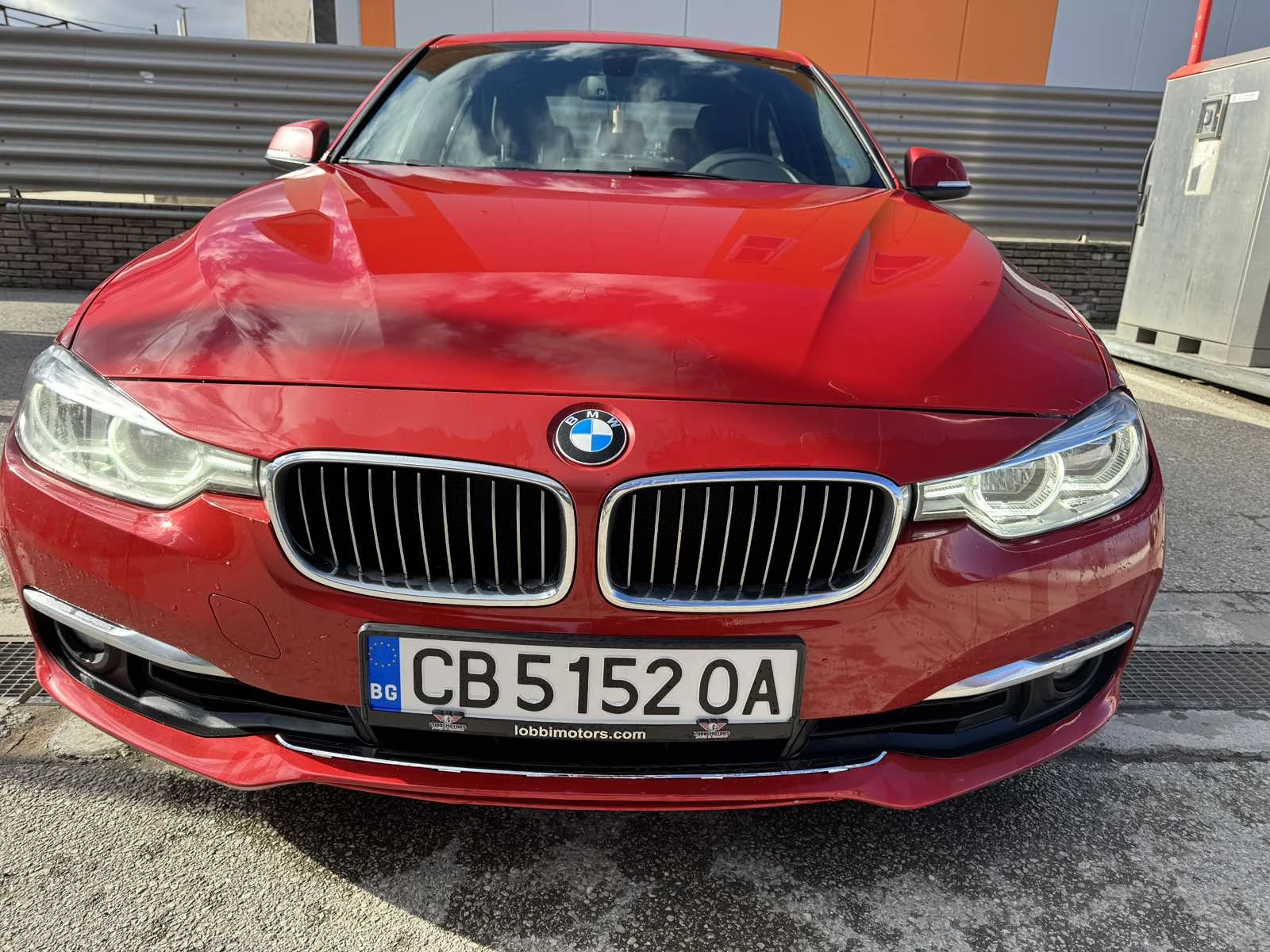 BMW 330  2.0L X-drive КАСКО НОВИ ГУМИ TOP ОБСЛУЖЕН - изображение 5