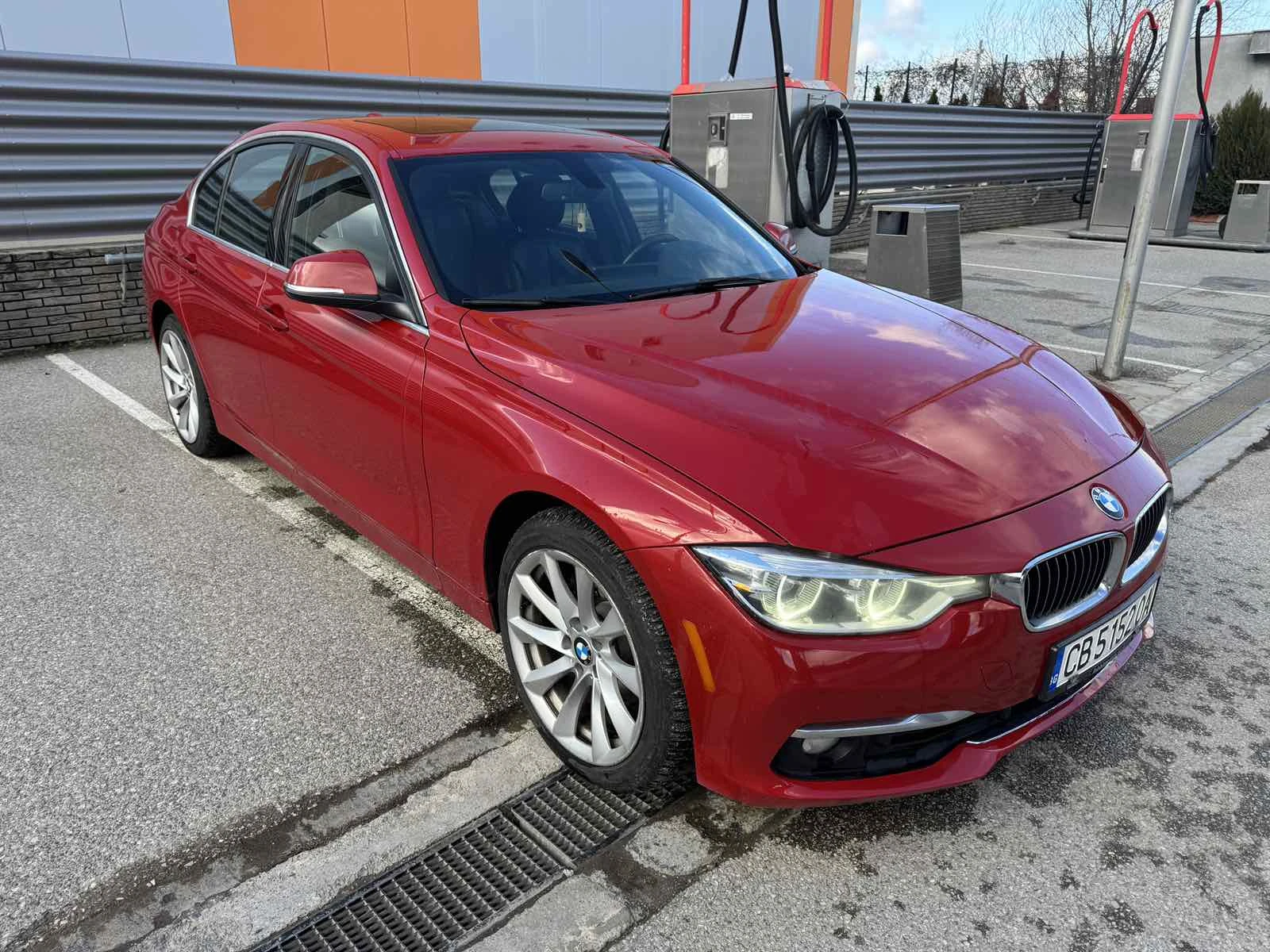 BMW 330  2.0L X-drive КАСКО НОВИ ГУМИ TOP ОБСЛУЖЕН - изображение 2