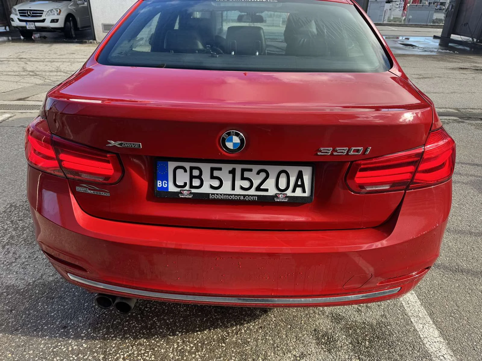 BMW 330  2.0L X-drive КАСКО НОВИ ГУМИ TOP ОБСЛУЖЕН - изображение 9