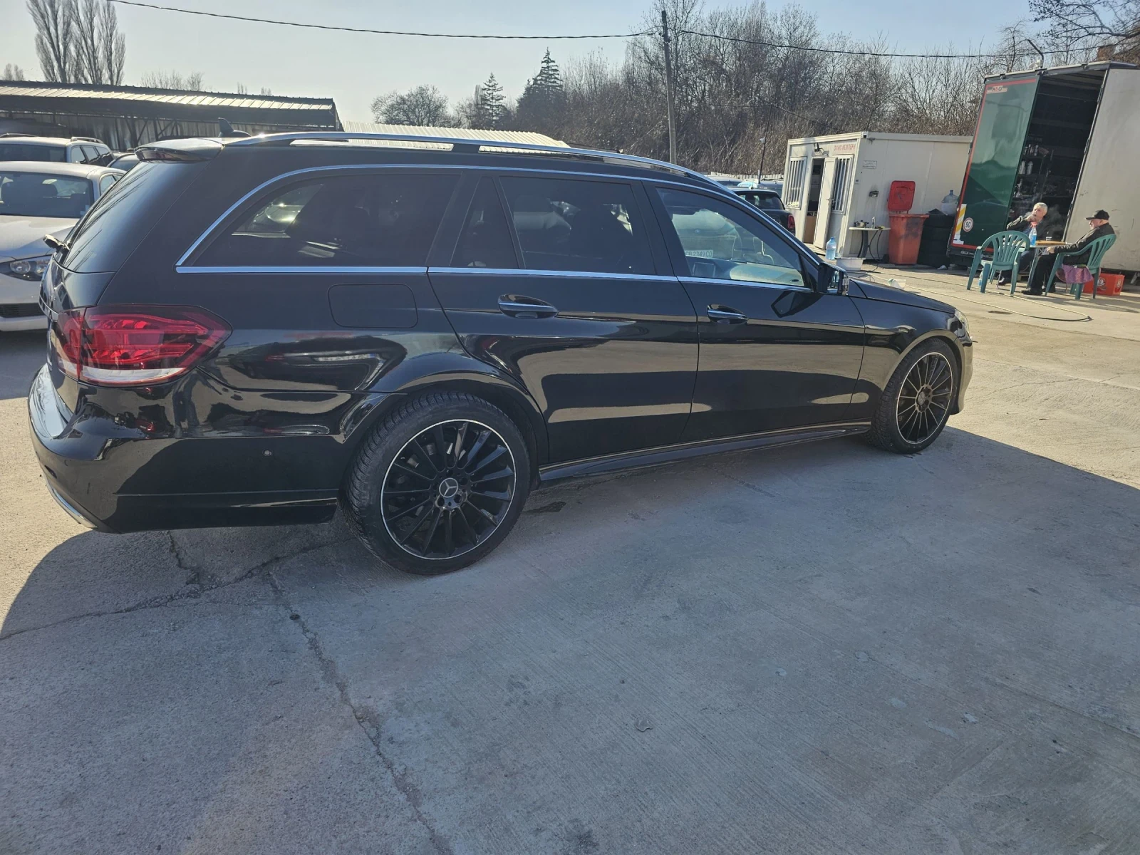 Mercedes-Benz E 350 9 tronicAMG, Key Go, камера 360, пано - изображение 4