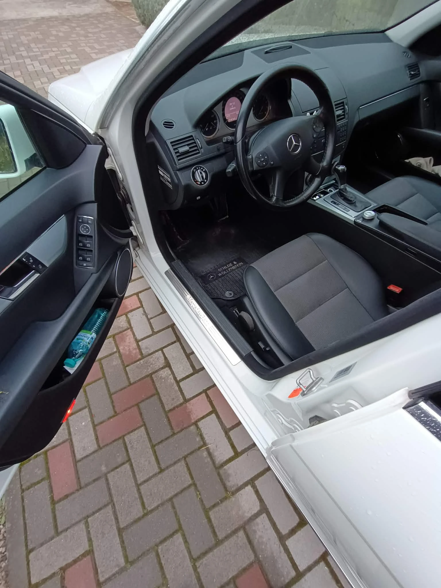 Mercedes-Benz C 180, снимка 8 - Автомобили и джипове - 54271087