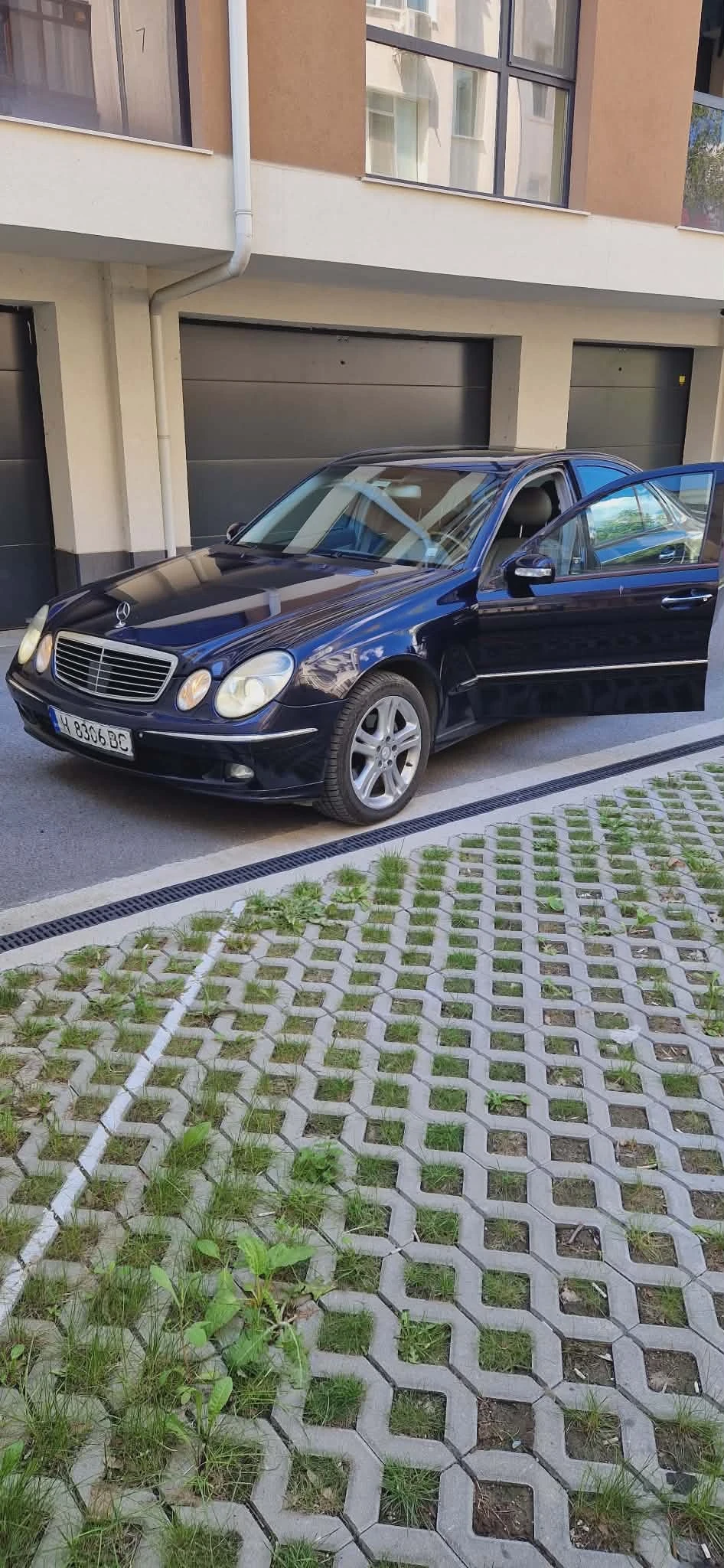 Mercedes-Benz 280, снимка 4 - Автомобили и джипове - 54360499