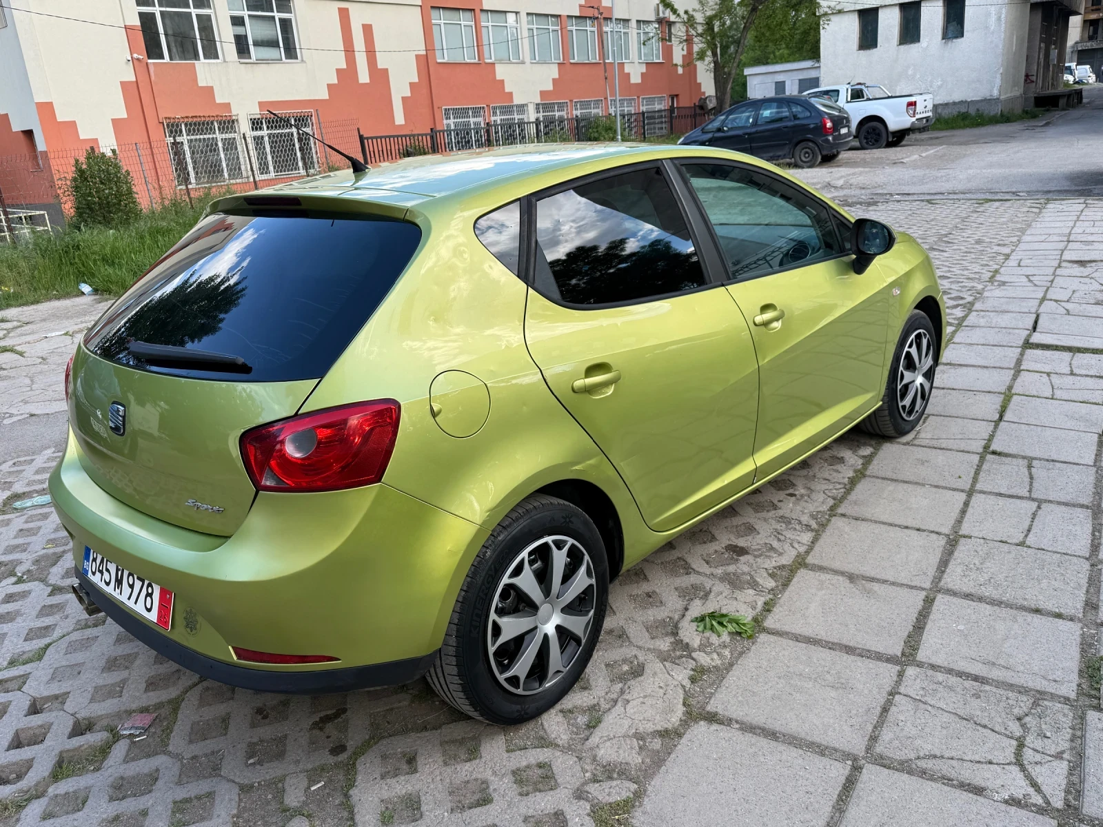 Seat Ibiza Обслужен !запазен !  А/С 1.4 бензин 2010 Г., снимка 3 - Автомобили и джипове - 54576072