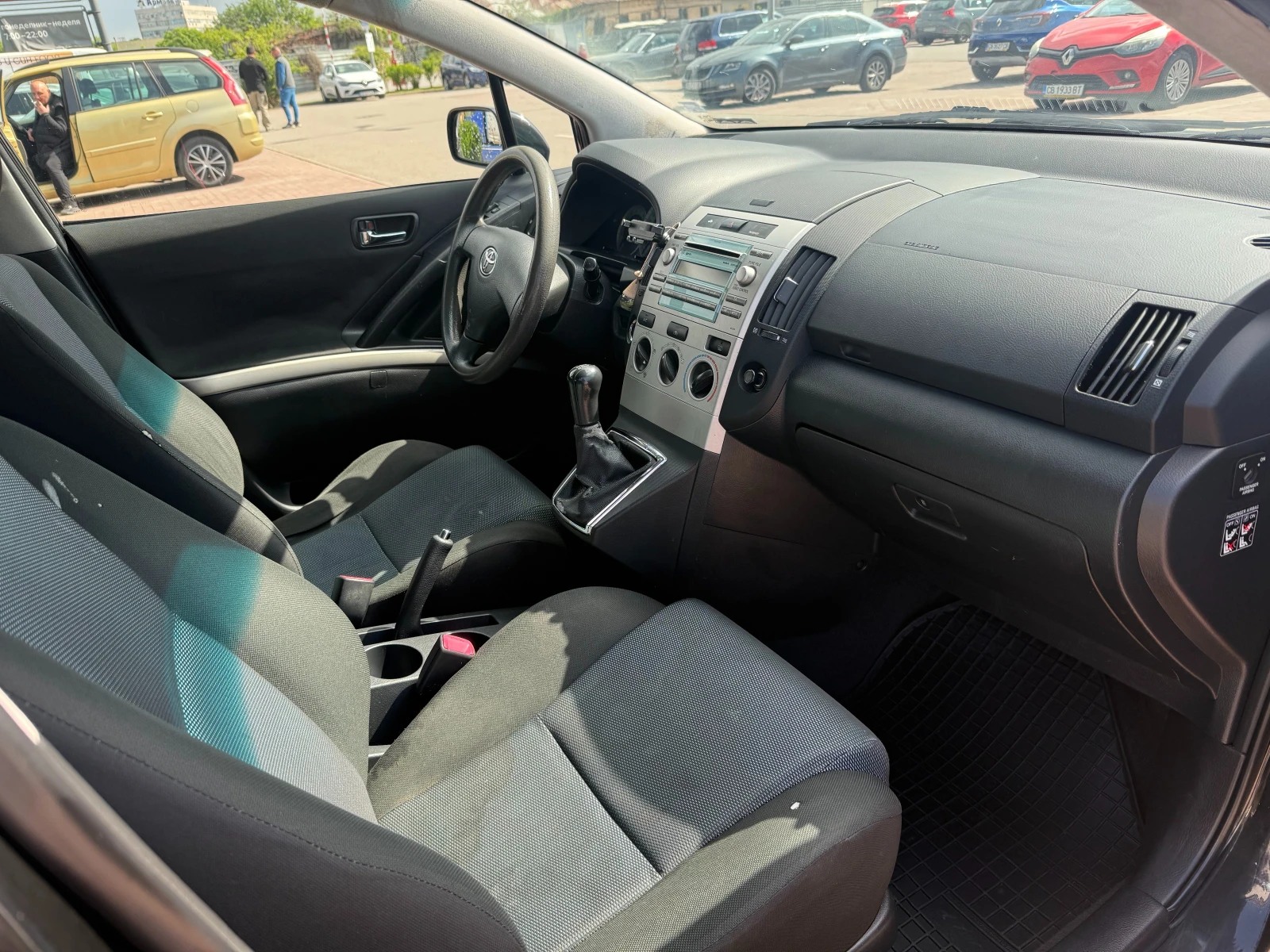 Toyota Corolla verso, снимка 13 - Автомобили и джипове - 54585704