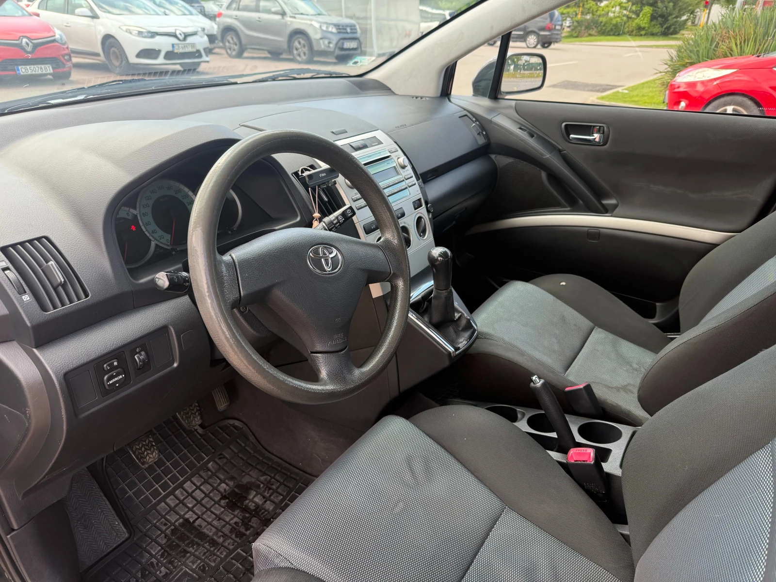 Toyota Corolla verso, снимка 12 - Автомобили и джипове - 54585704