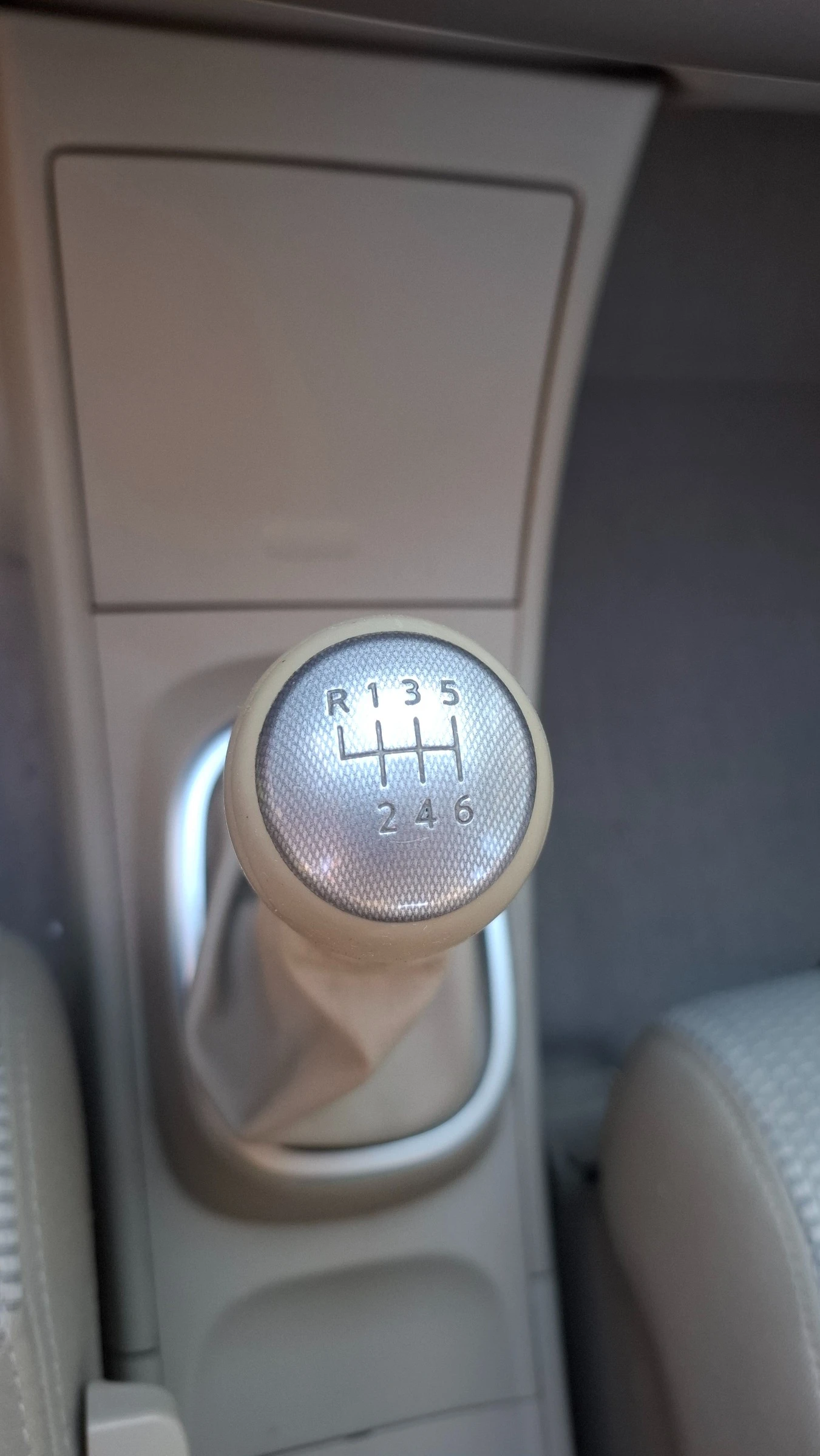 Nissan Tiida 1, 5 dCi, снимка 8 - Автомобили и джипове - 55062485
