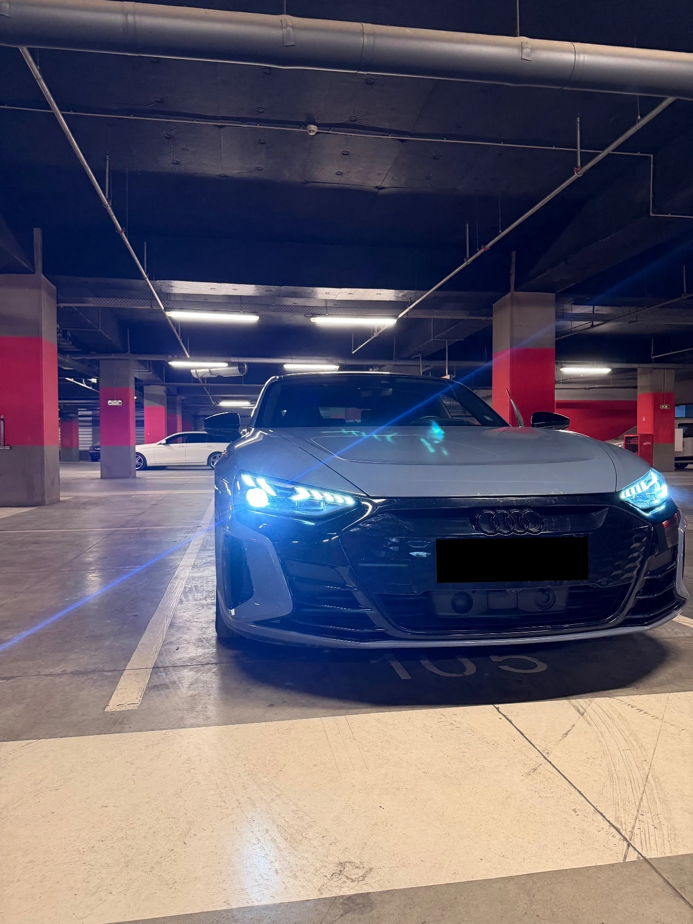 Audi E-Tron GT, снимка 3 - Автомобили и джипове - 55069341