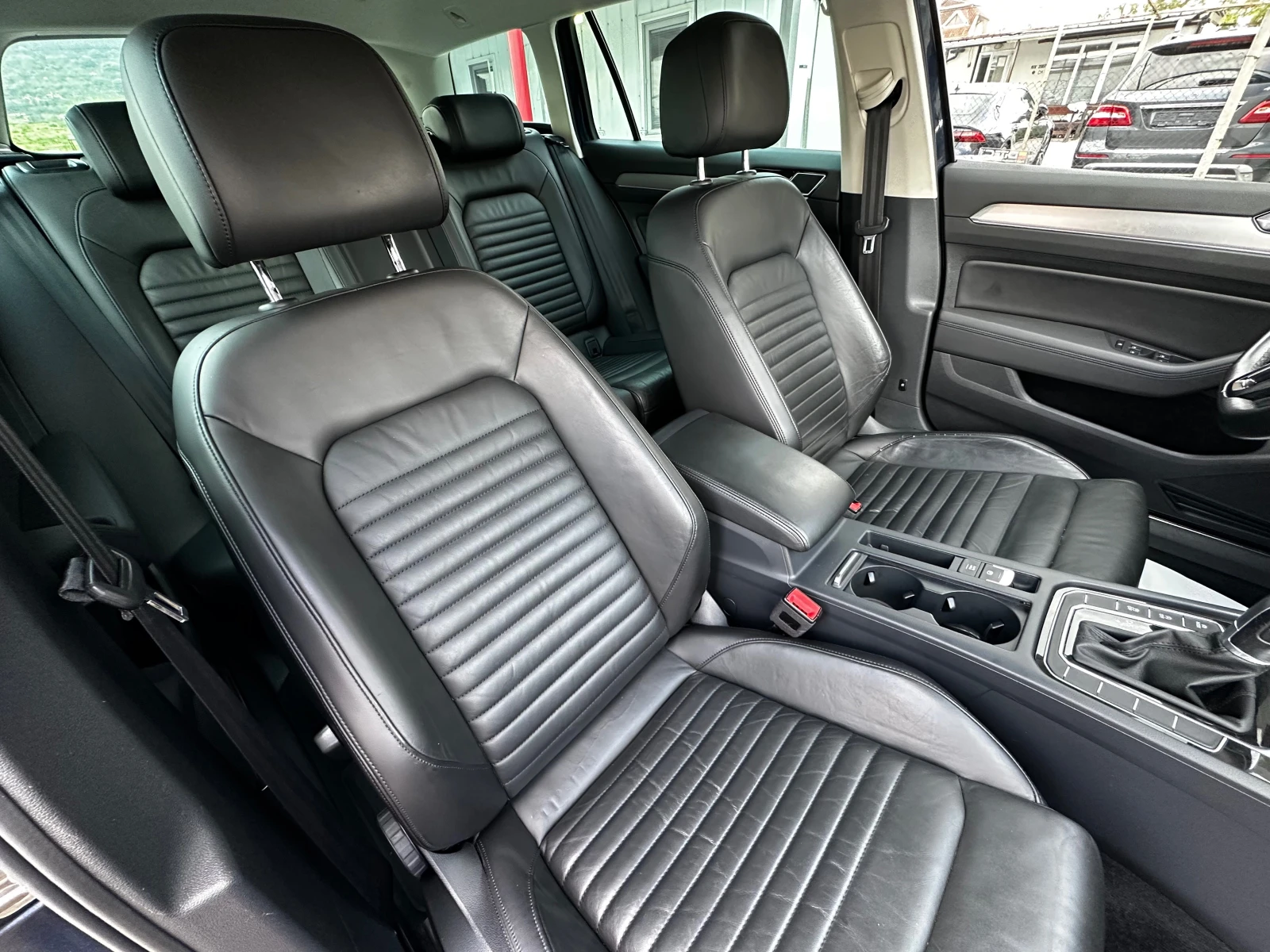 VW Passat 2.0TDI 190к.с 4Motion* Highline, снимка 9 - Автомобили и джипове - 55149285
