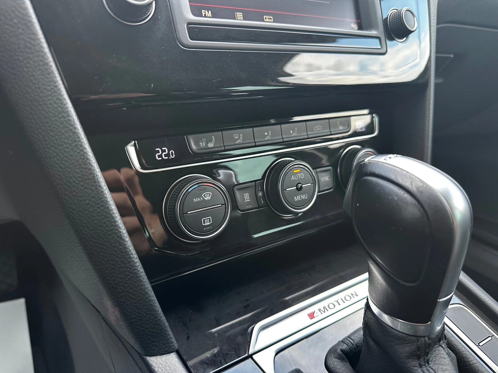 VW Passat 2.0TDI 190к.с 4Motion* Highline, снимка 14 - Автомобили и джипове - 55149285