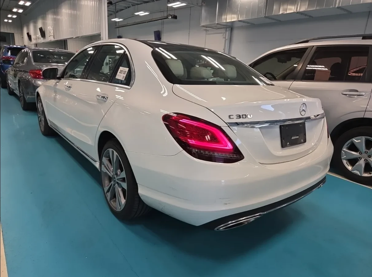 Mercedes-Benz C 300  C300 4Matic, снимка 3 - Автомобили и джипове - 55487128