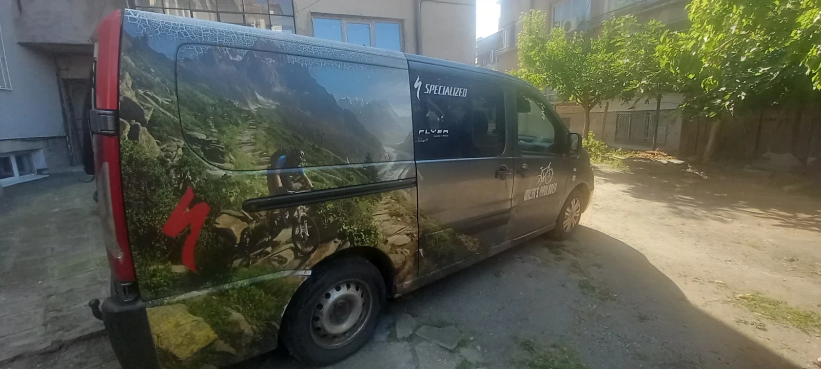 Citroen Jumpy 2.0 Hdi 136 кс 8+ 1, снимка 3 - Автомобили и джипове - 55657643