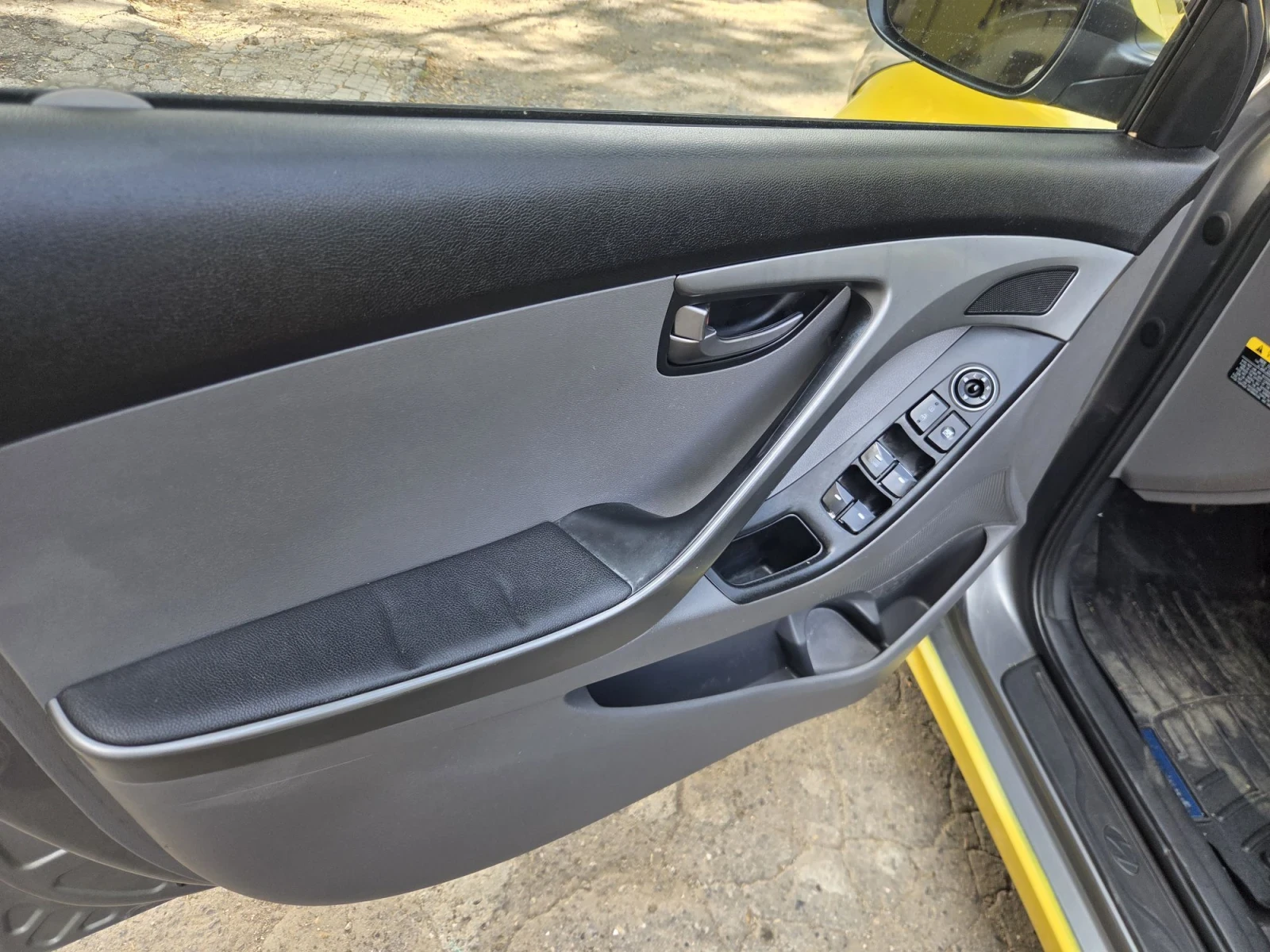Hyundai Elantra, снимка 12 - Автомобили и джипове - 55661510