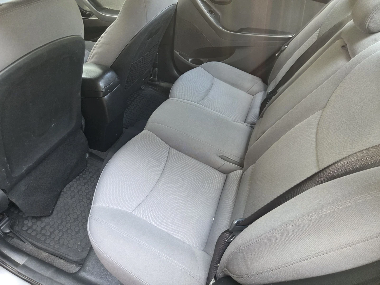 Hyundai Elantra, снимка 10 - Автомобили и джипове - 55661510