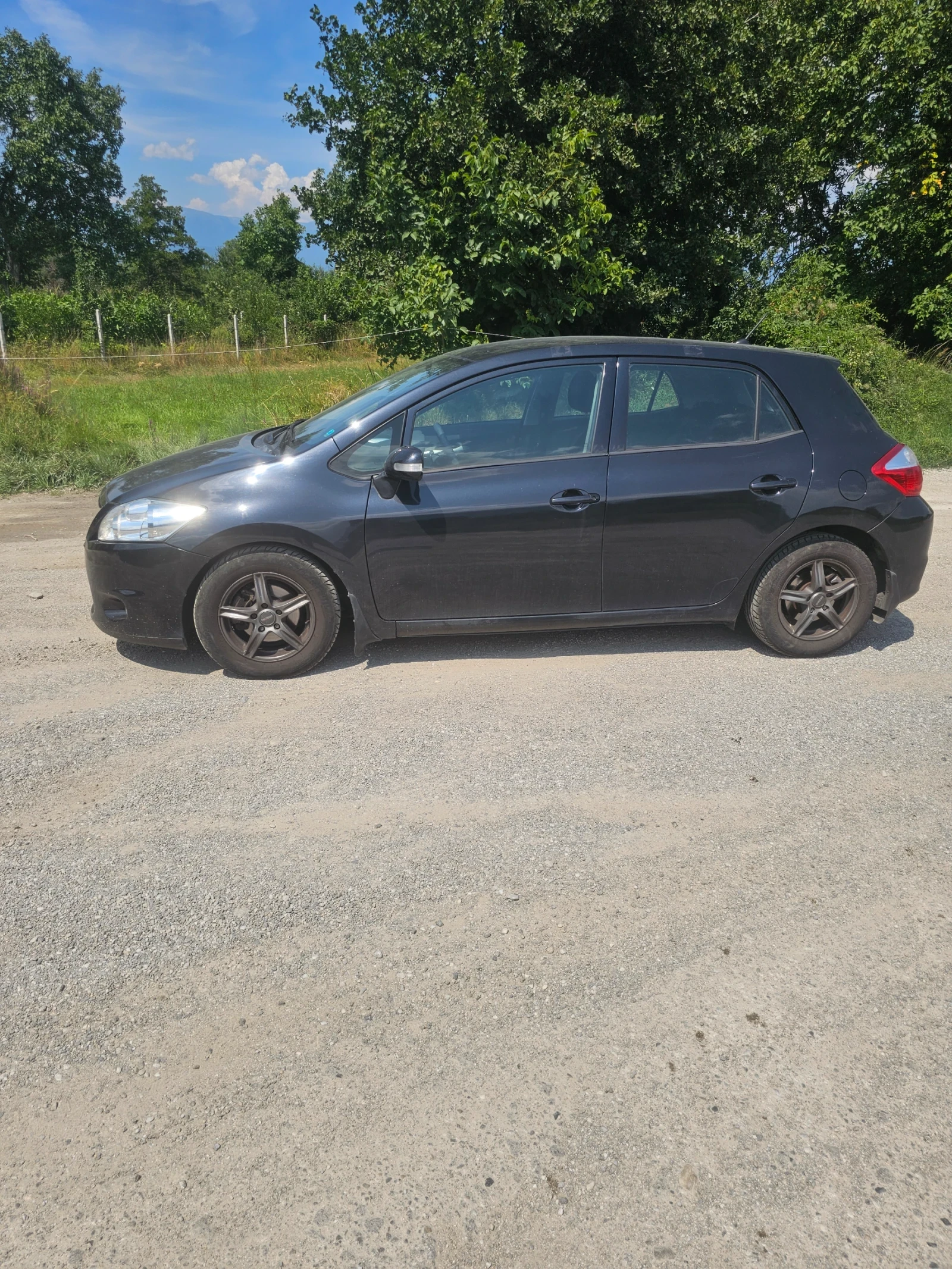 Toyota Auris 1.4 D4D Дизел ръчна, снимка 2 - Автомобили и джипове - 55706430