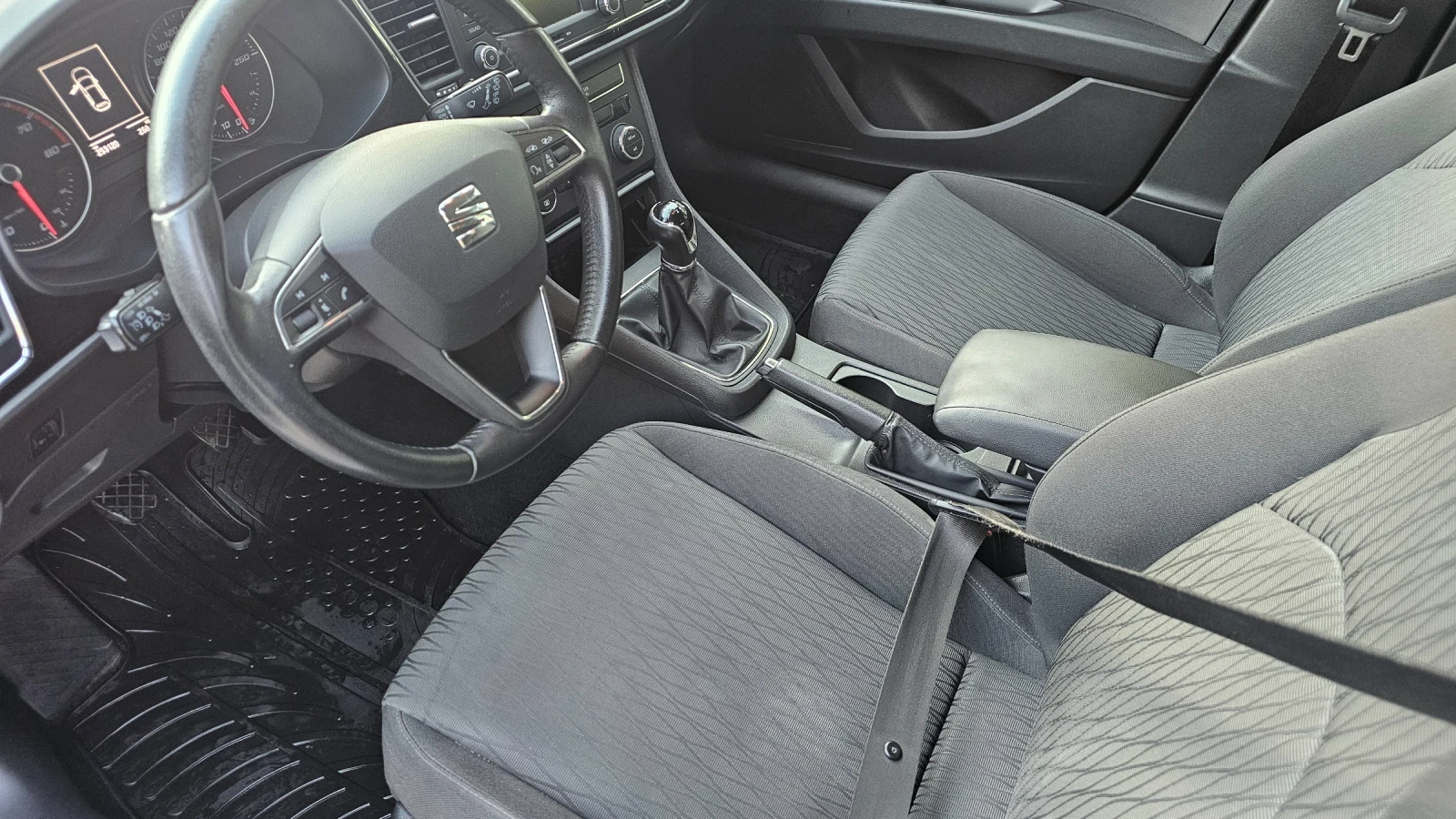 Seat Leon 1.4 ТОП СЪСТОЯНИЕ!!!, снимка 11 - Автомобили и джипове - 55894243
