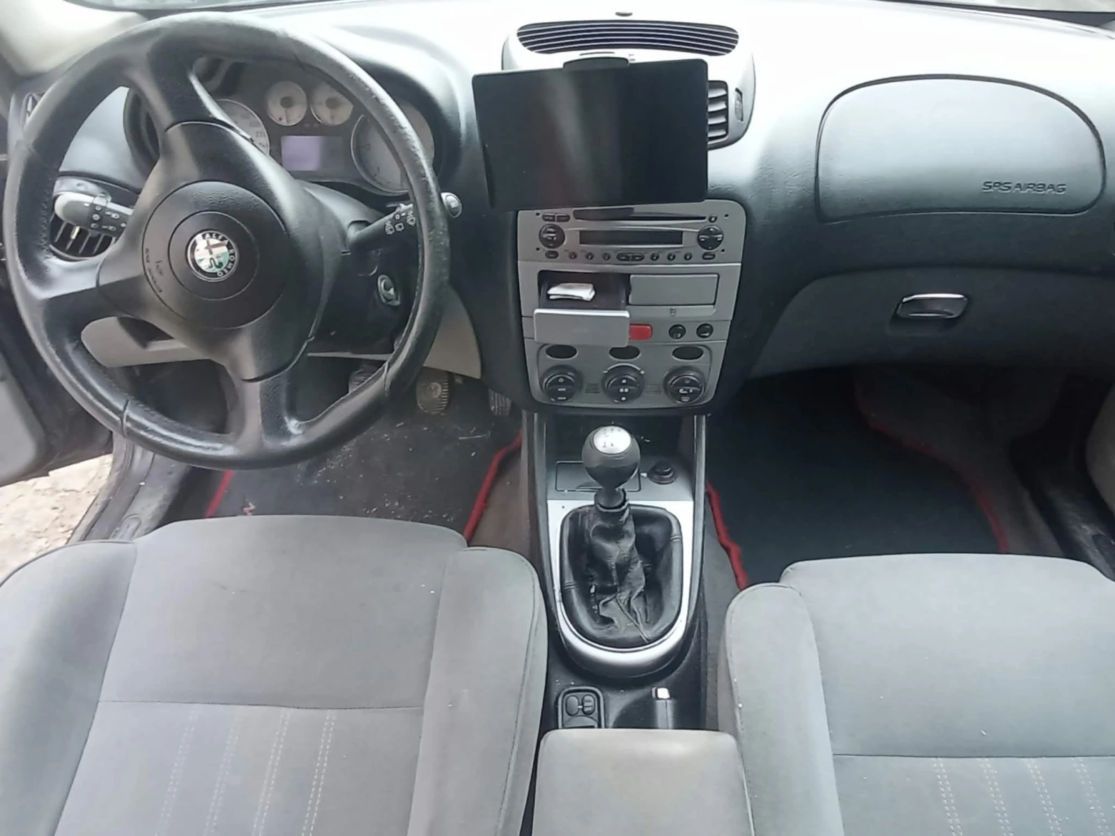 Alfa Romeo 147 1.9 JTD, снимка 8 - Автомобили и джипове - 56684876