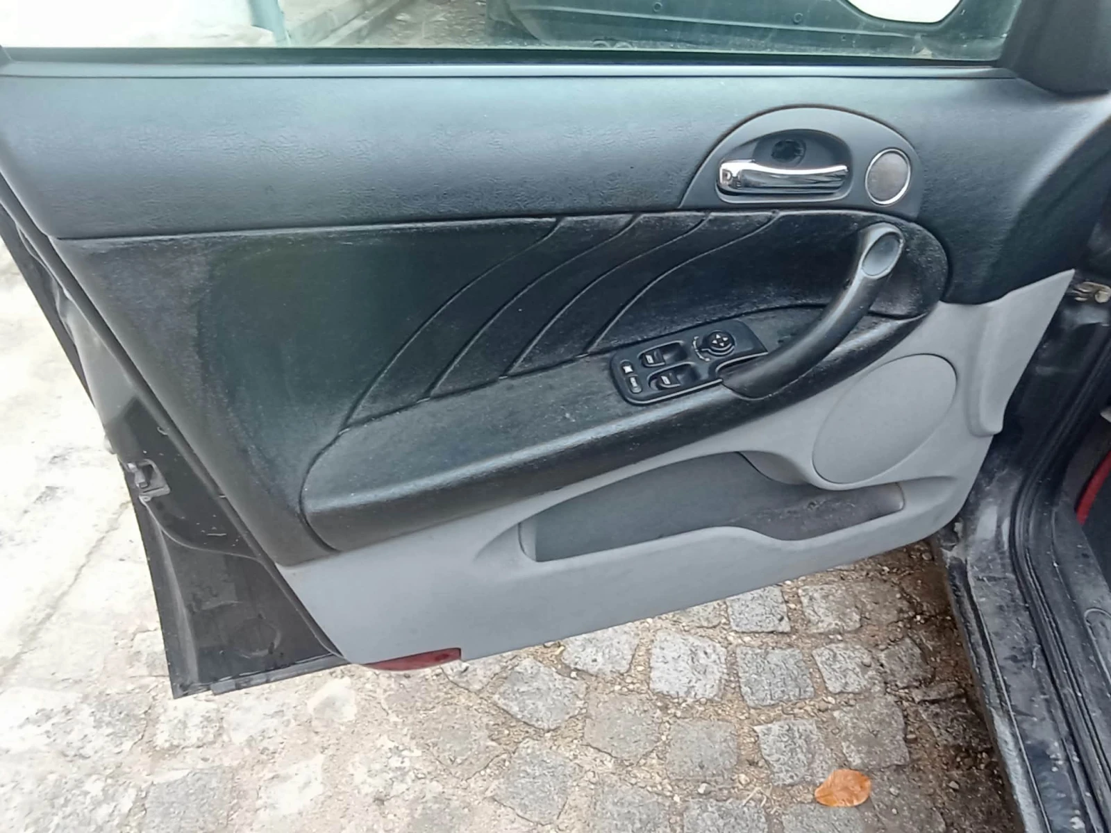 Alfa Romeo 147 1.9 JTD, снимка 5 - Автомобили и джипове - 56684876