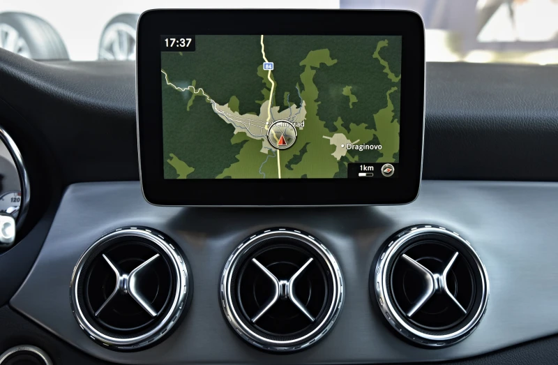 Mercedes-Benz GLA 220 AMG OPTICA/KAMERA 4 МАТИК/, снимка 11 - Автомобили и джипове - 50799354