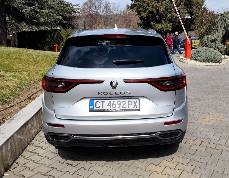 Renault Koleos 2.0DCi Initiale, снимка 4 - Автомобили и джипове - 52517032