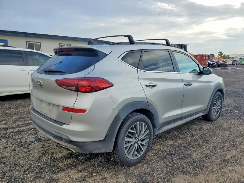 Hyundai Tucson 2.4L 4 Front-wheel Drive, снимка 3 - Автомобили и джипове - 53964317