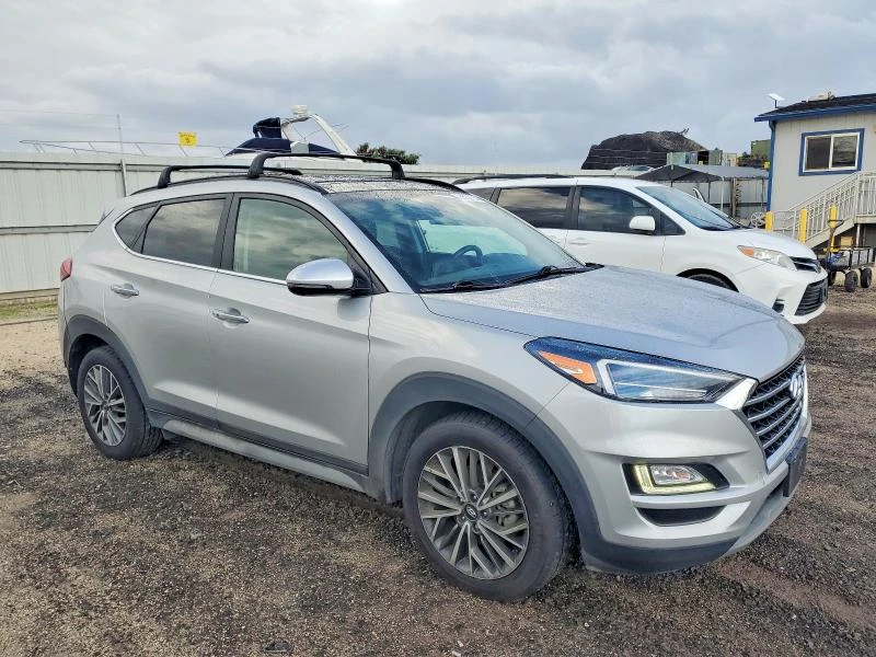 Hyundai Tucson 2.4L 4 Front-wheel Drive, снимка 4 - Автомобили и джипове - 53964317