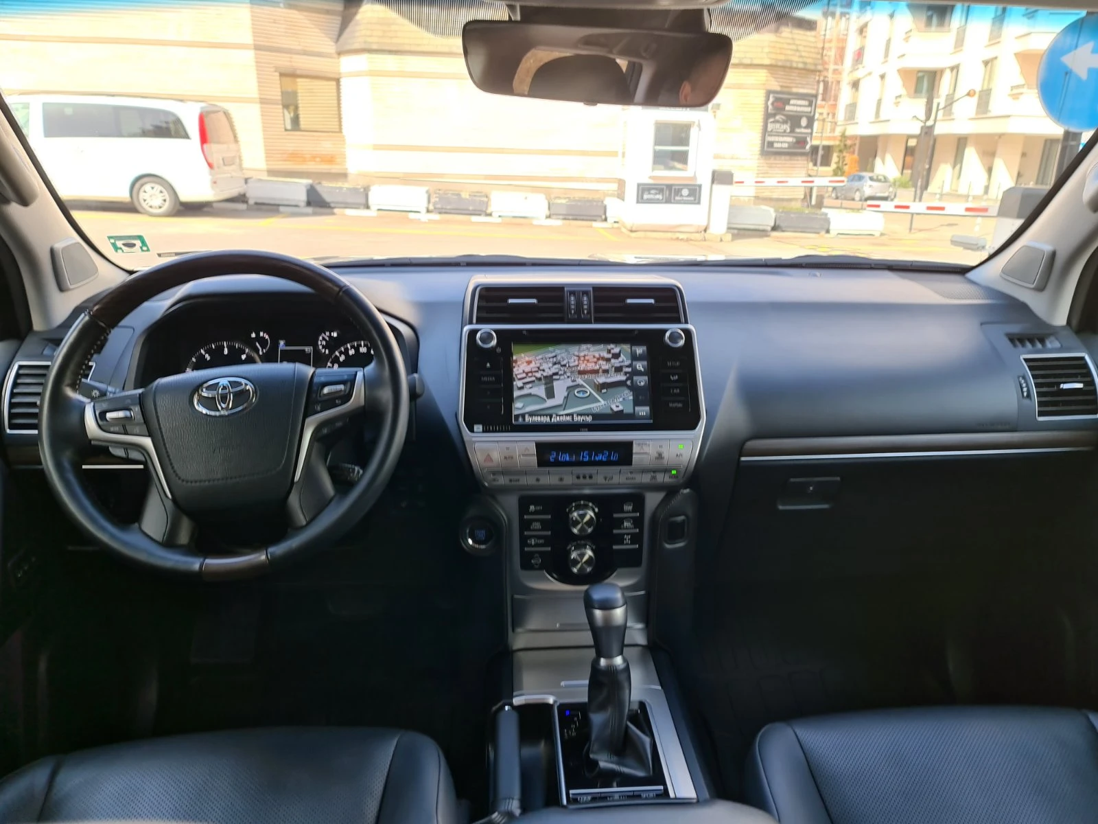 Toyota Land cruiser 2.8D 6AT Executive-в гаранция - изображение 9