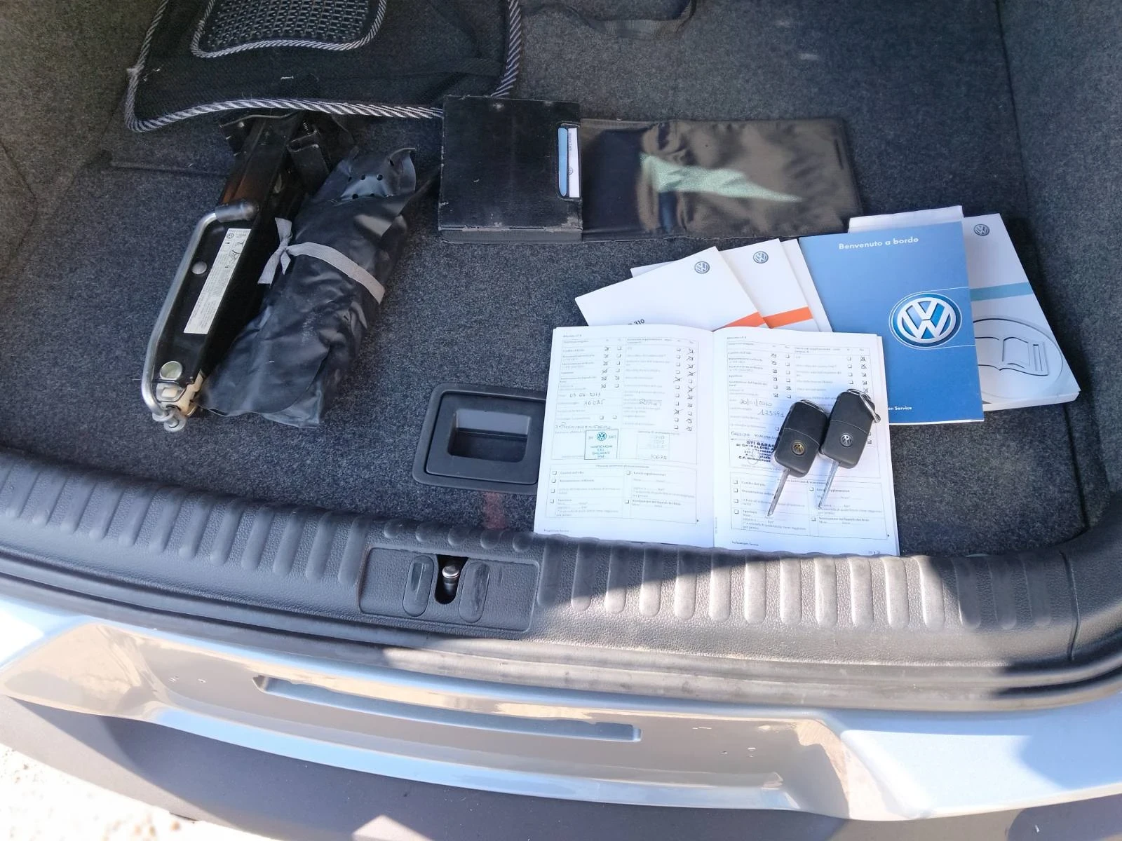 VW Tiguan 2.0 TDI, снимка 8 - Автомобили и джипове - 53841275