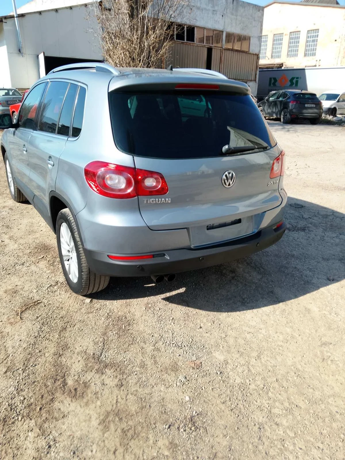 VW Tiguan 2.0 TDI, снимка 3 - Автомобили и джипове - 53841275