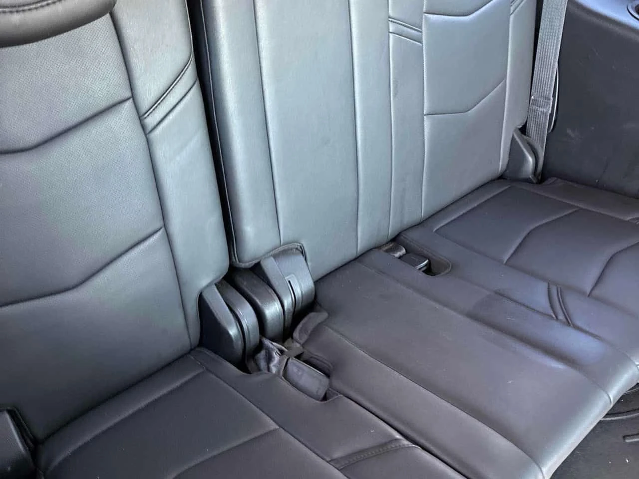 Cadillac Escalade LUXURY AWD * ПОДГРЕВИ* ОБДУХВАНЕ* ПАНОРАМА* , снимка 14 - Автомобили и джипове - 55047109