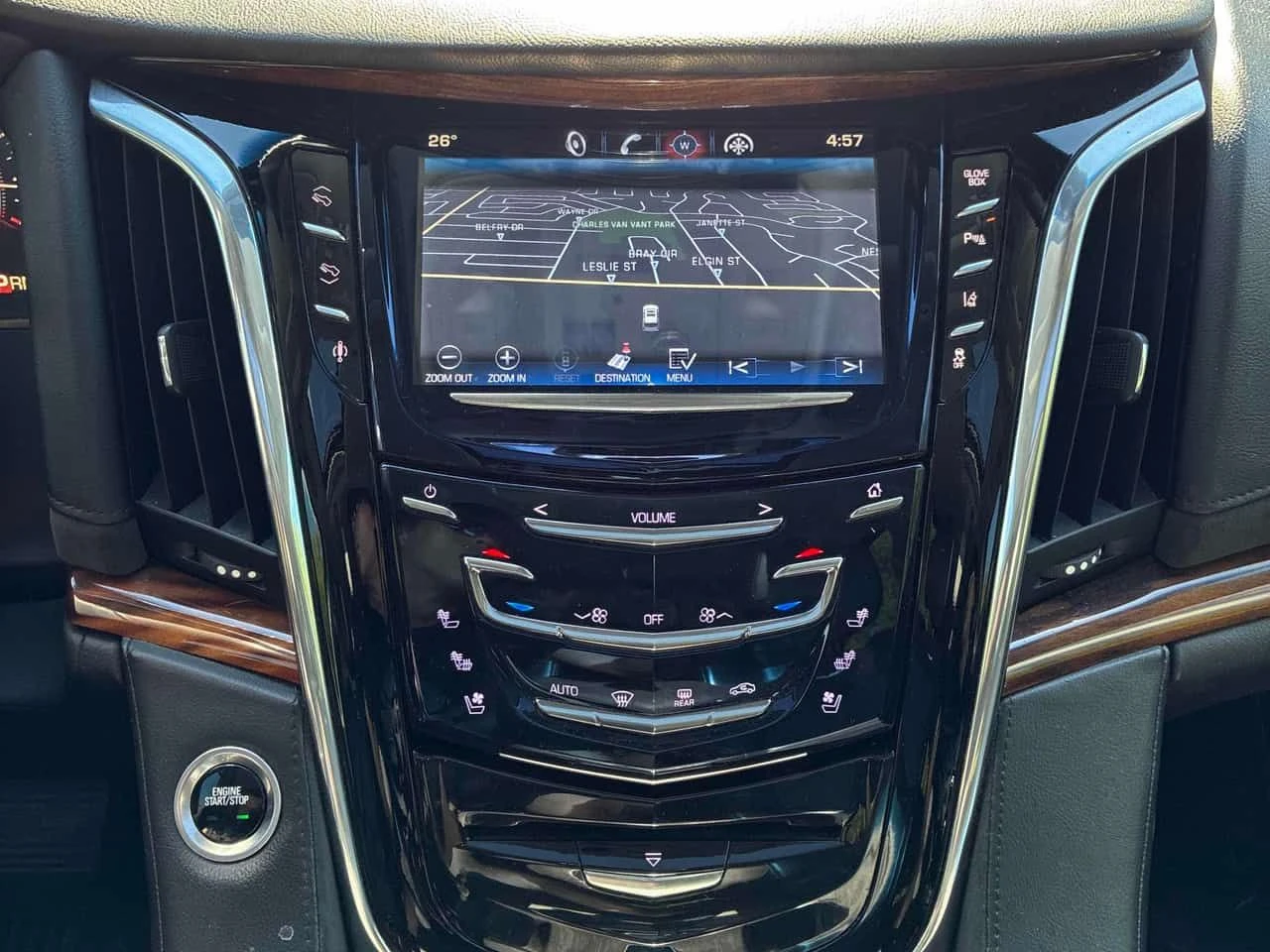 Cadillac Escalade LUXURY AWD * ПОДГРЕВИ* ОБДУХВАНЕ* ПАНОРАМА* , снимка 9 - Автомобили и джипове - 55047109