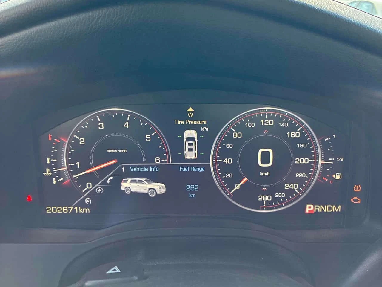 Cadillac Escalade LUXURY AWD * ПОДГРЕВИ* ОБДУХВАНЕ* ПАНОРАМА* , снимка 8 - Автомобили и джипове - 55047109