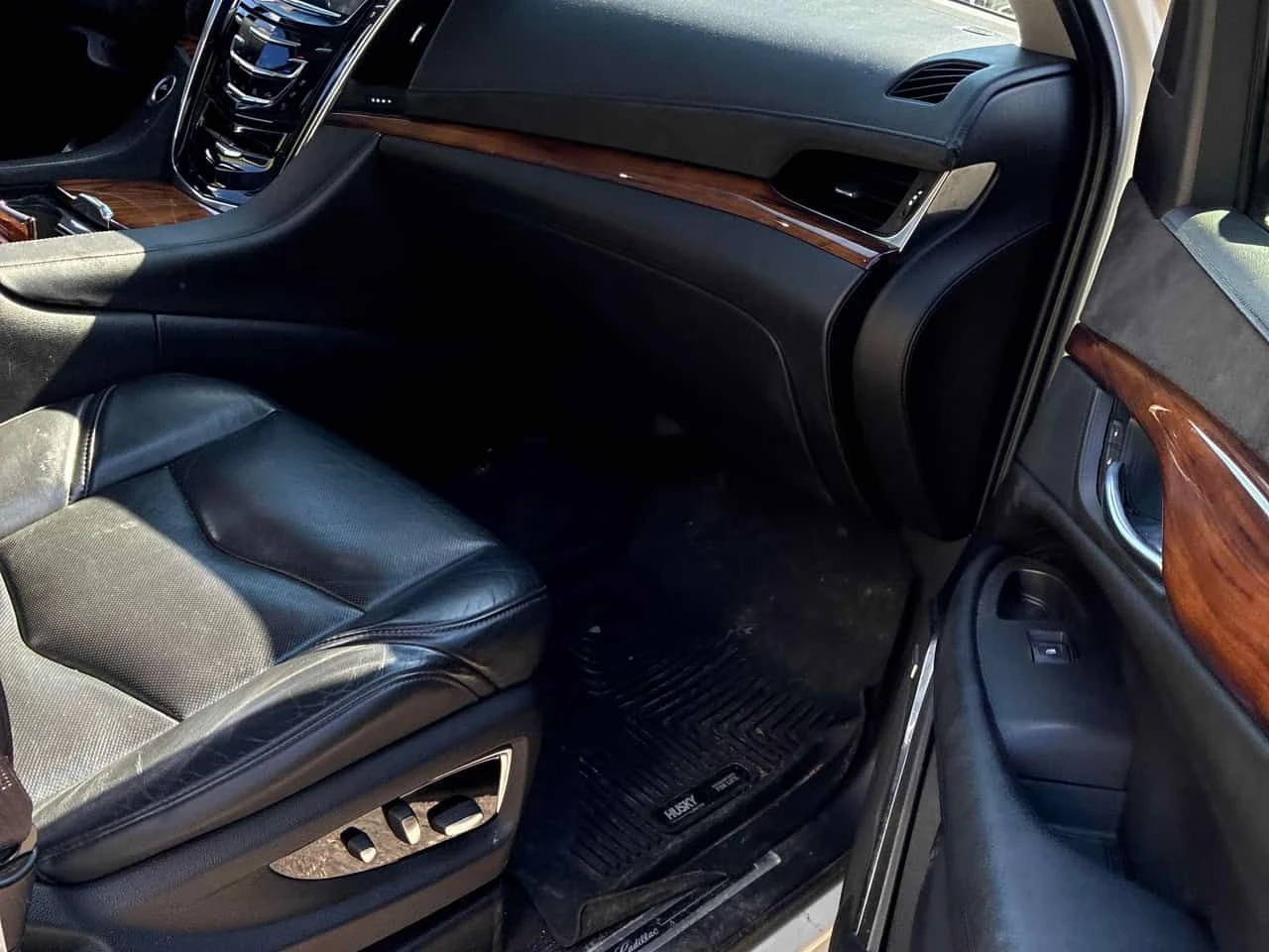 Cadillac Escalade LUXURY AWD * ПОДГРЕВИ* ОБДУХВАНЕ* ПАНОРАМА* , снимка 11 - Автомобили и джипове - 55047109