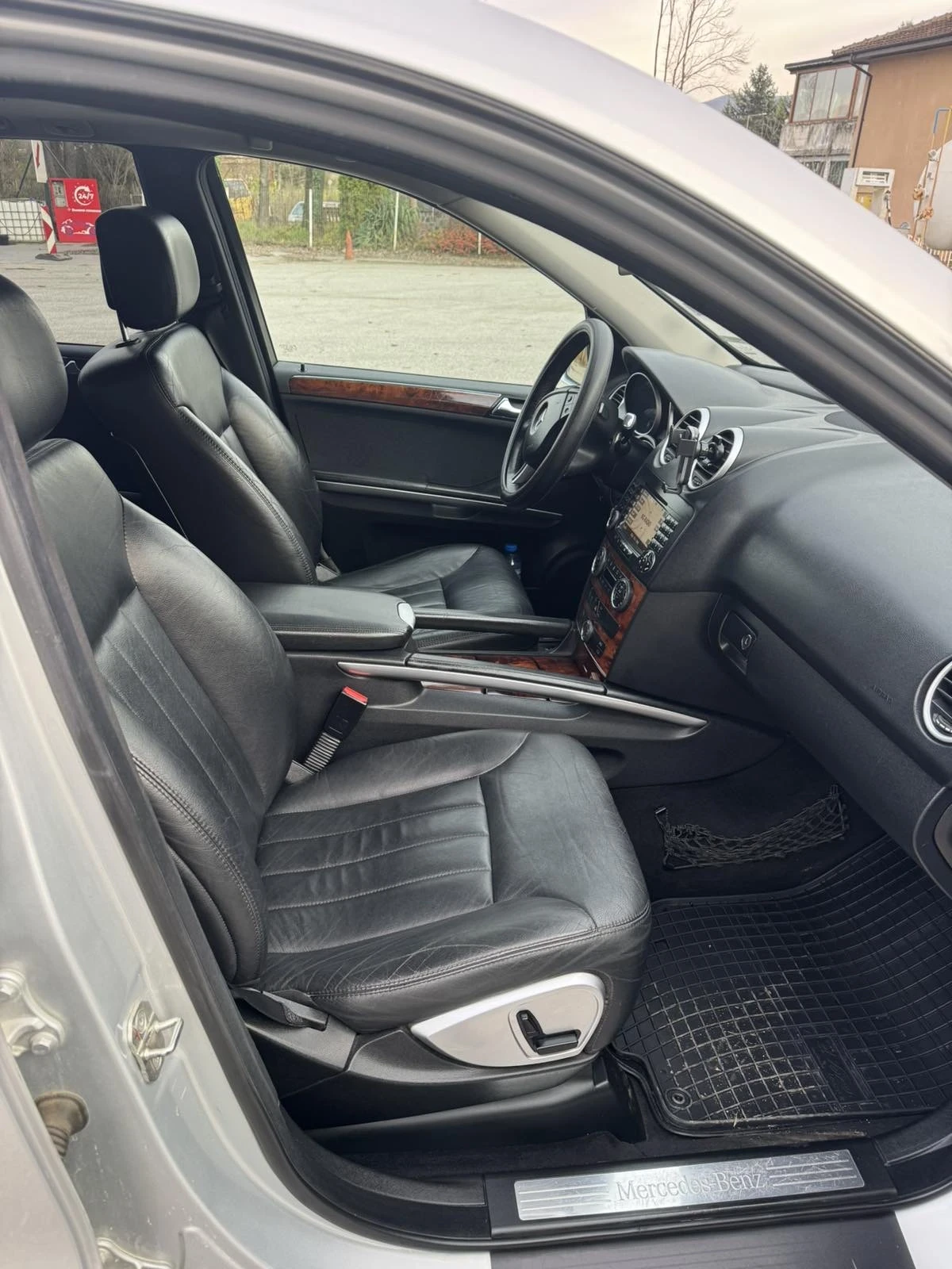 Mercedes-Benz ML 320, снимка 6 - Автомобили и джипове - 55289735