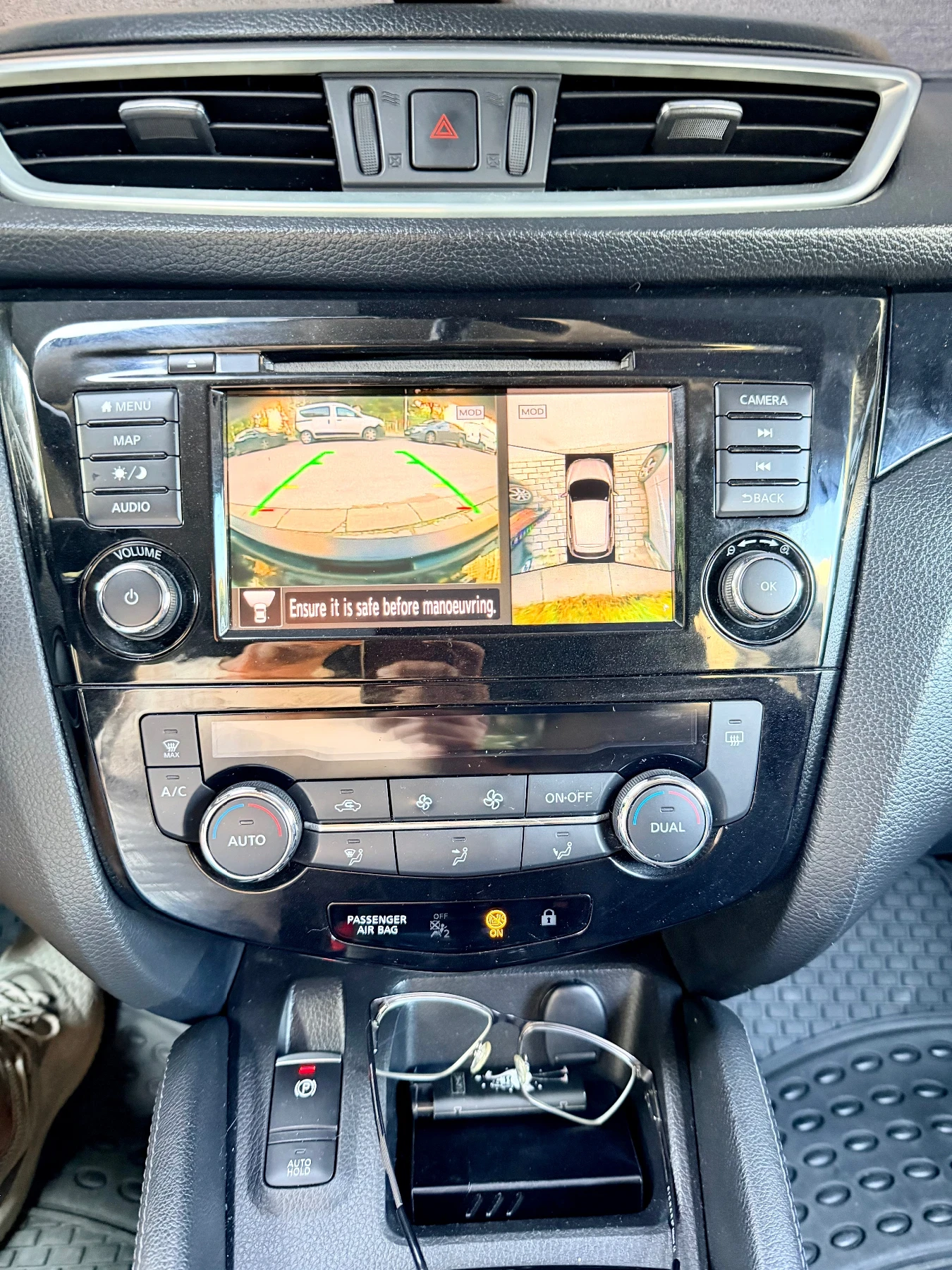 Nissan Qashqai 1.3 140кс Tekna ОТЛИЧЕН , снимка 8 - Автомобили и джипове - 55500352