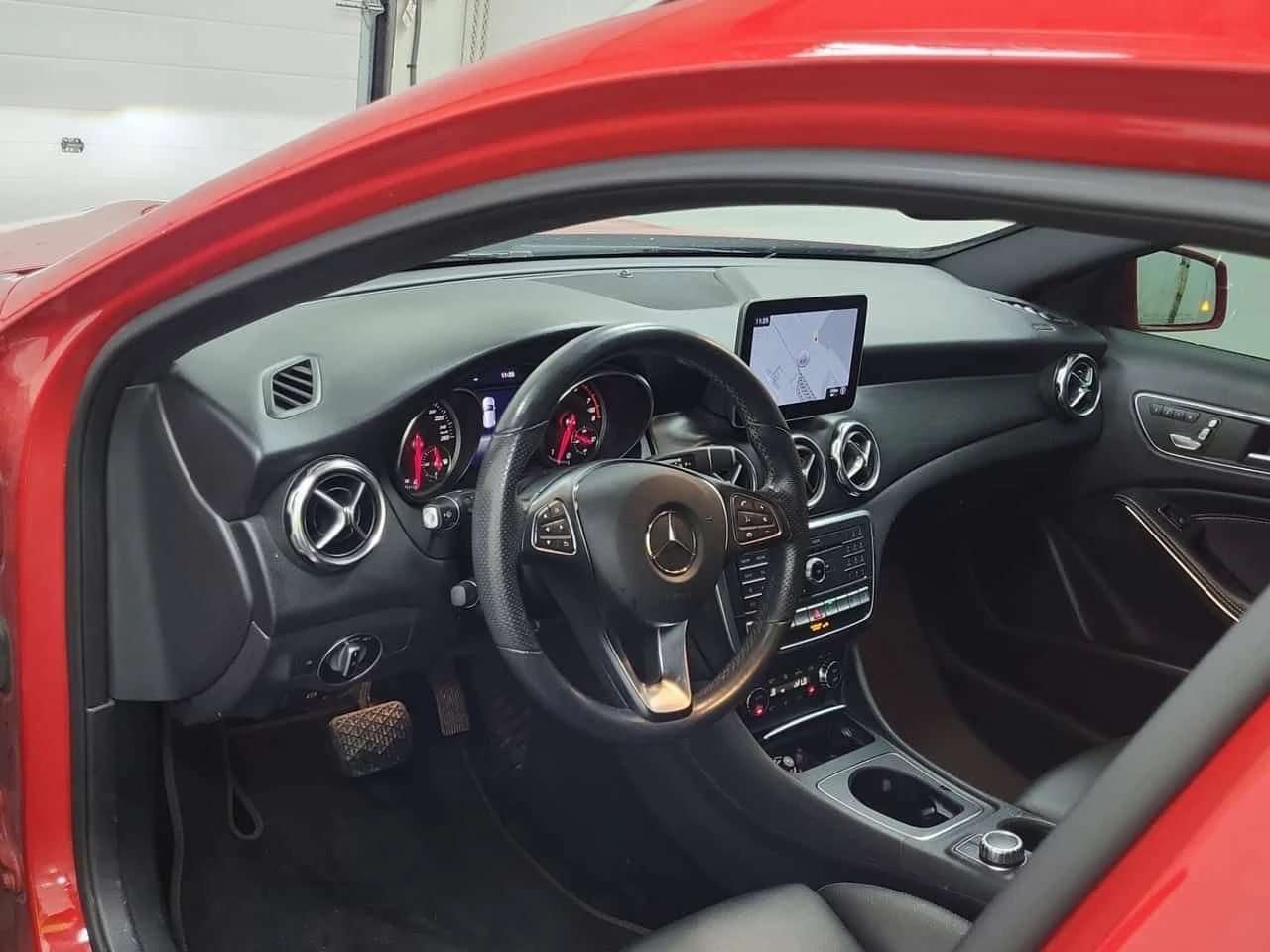 Mercedes-Benz GLA 250 * CARFAX * Един собственик * Без инциденти * , снимка 7 - Автомобили и джипове - 55650464