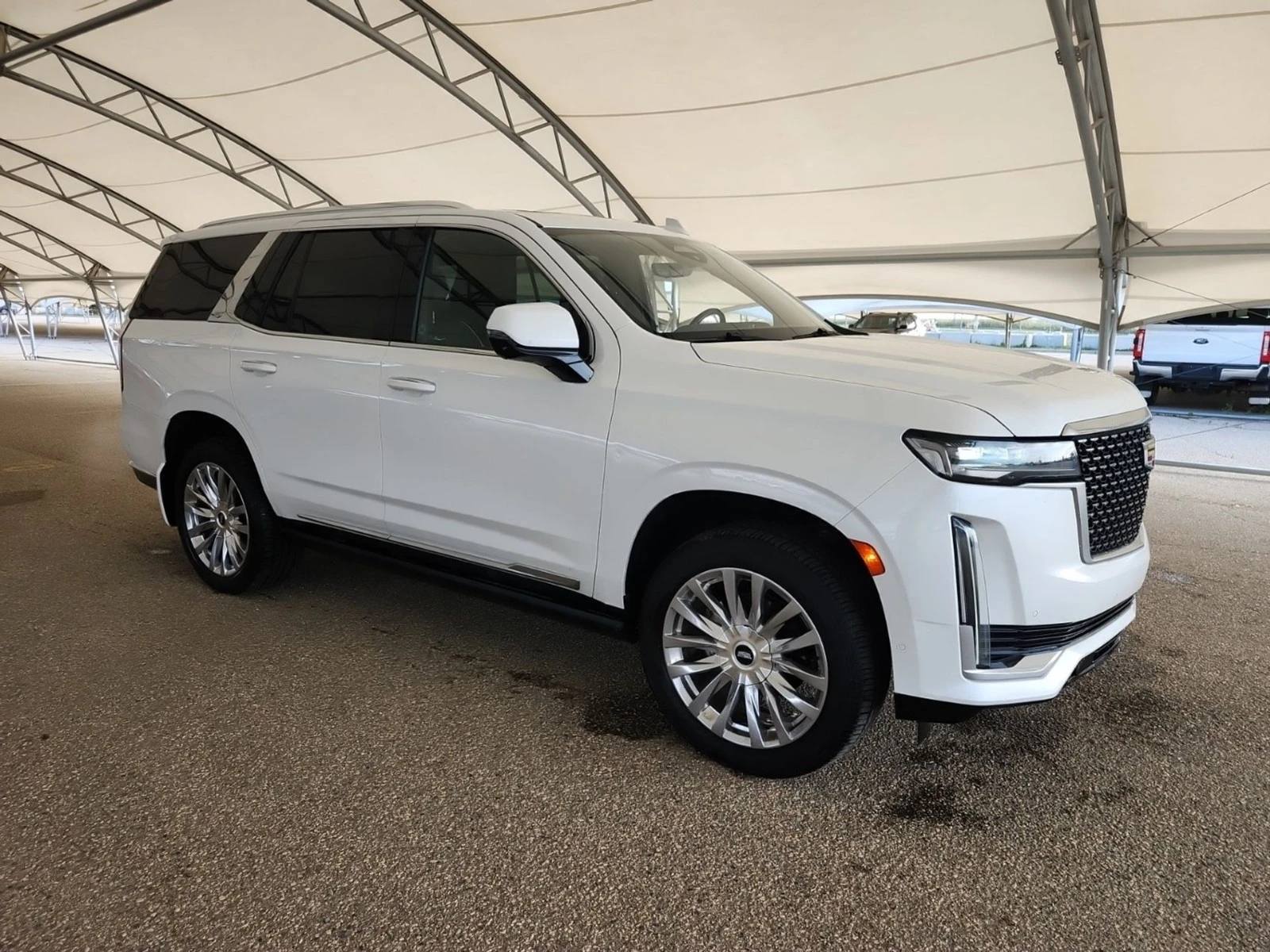 Cadillac Escalade | PREMIUM LUXURY | Цена до България & АвтоКредит, снимка 2 - Автомобили и джипове - 56252266