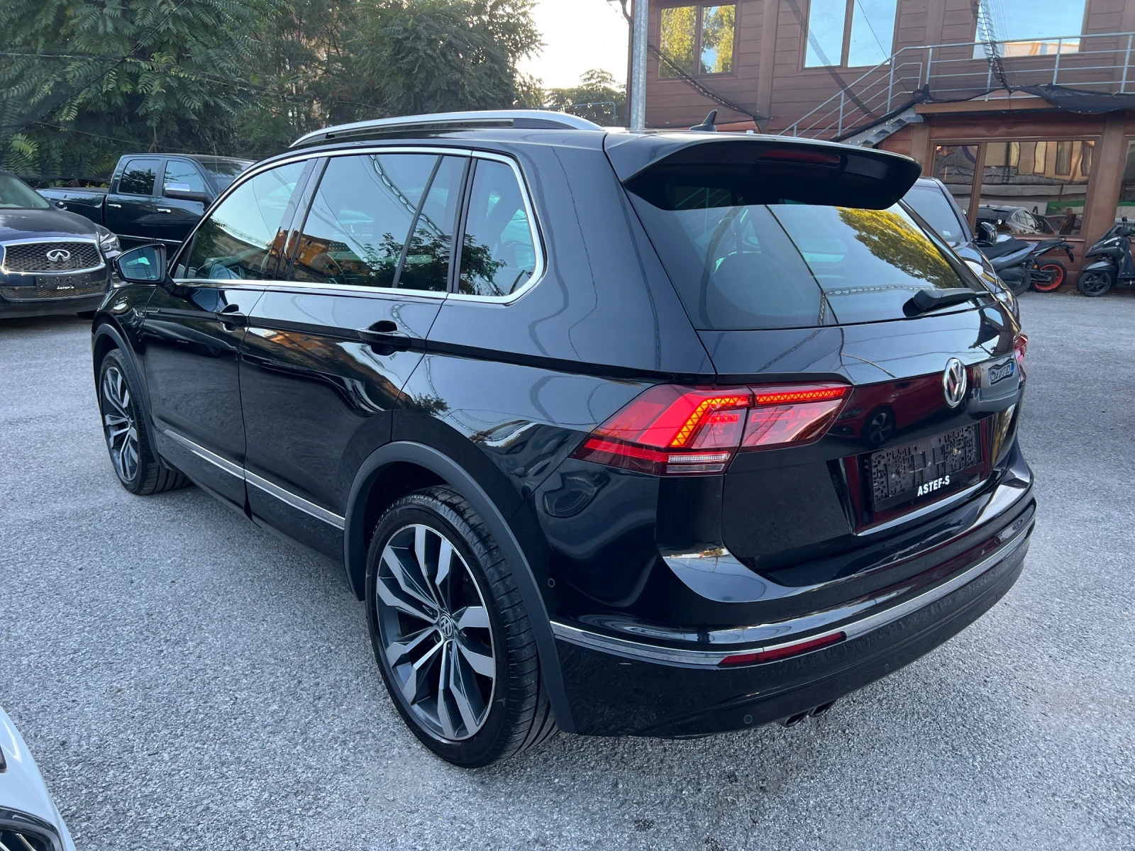 VW Tiguan 2.0 R-Line 4Motion Keyless 360 ������ Head Up  | Mobile.bg � ����������� 7