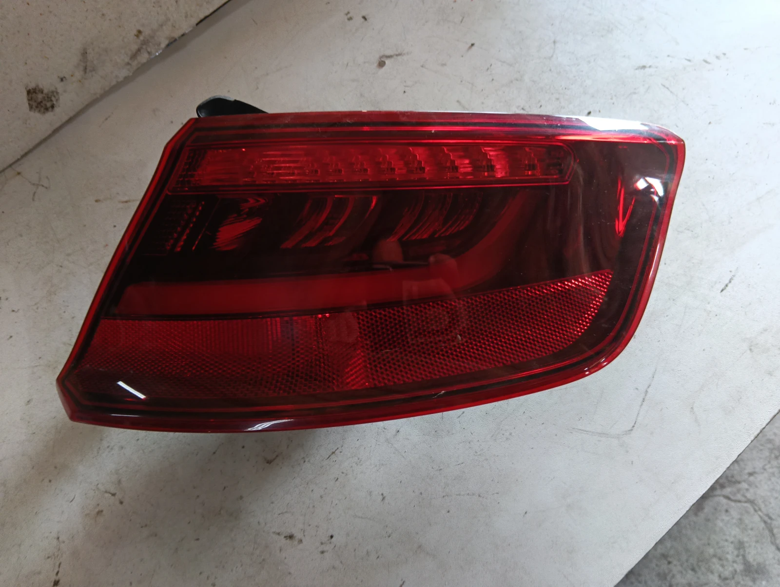 стоп десен външен диоден 8V4945096A Audi A3