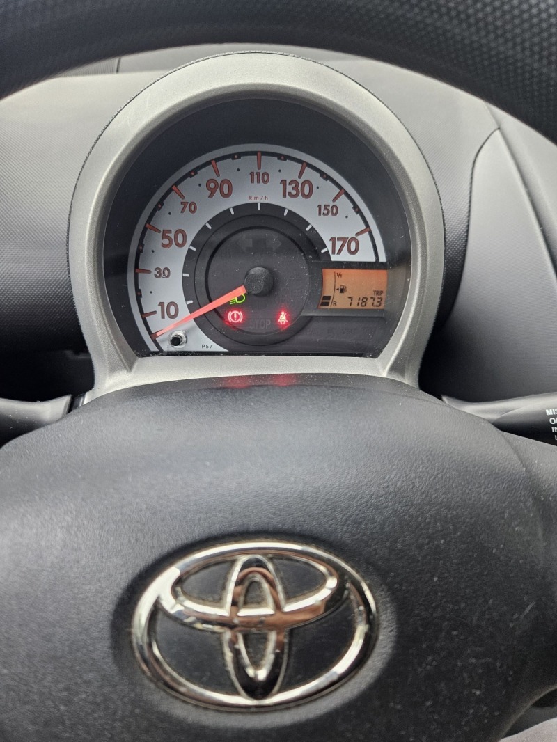Toyota Aygo 1.0 Benz , снимка 6 - Автомобили и джипове - 46369781