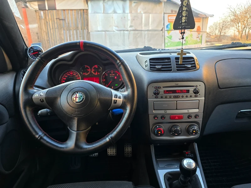 Alfa Romeo 147, снимка 5 - Автомобили и джипове - 49539311