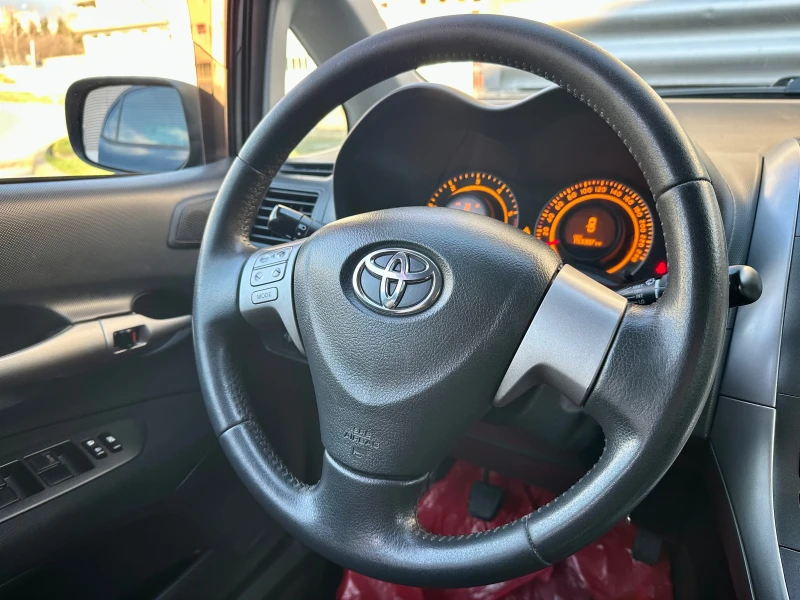 Toyota Auris 1.4 D-4D , снимка 10 - Автомобили и джипове - 49274773