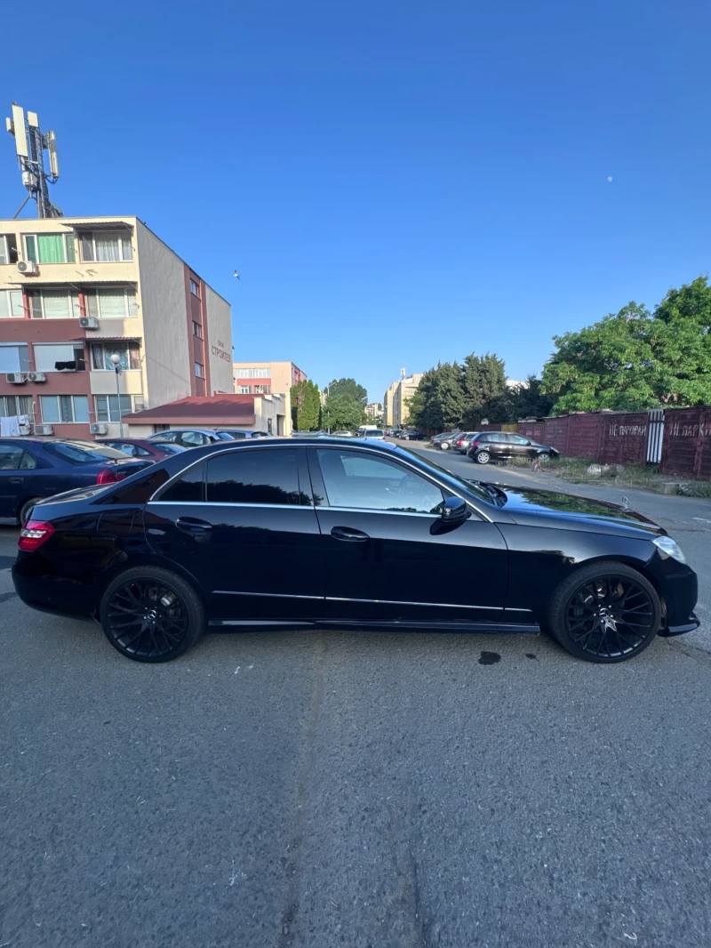 Mercedes-Benz E 350 4matic, снимка 2 - Автомобили и джипове - 52393739