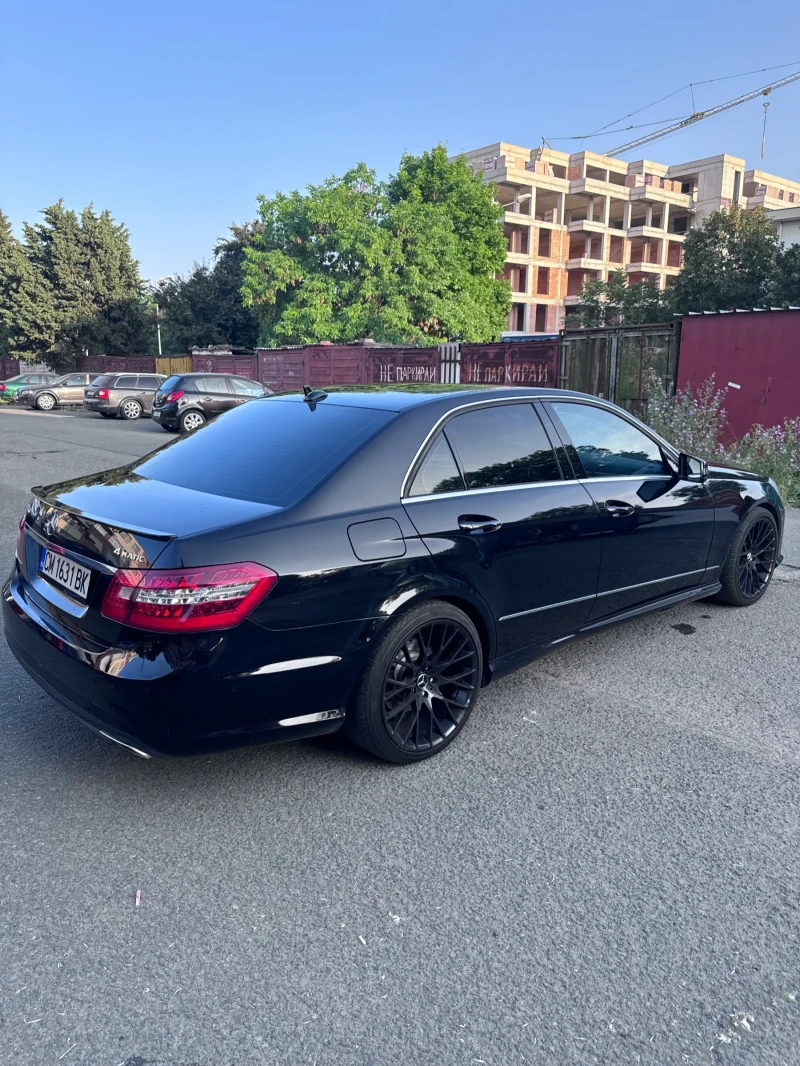 Mercedes-Benz E 350 4matic, снимка 3 - Автомобили и джипове - 52393739