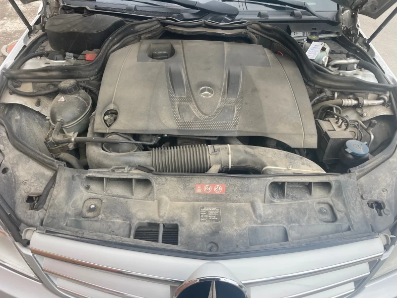Mercedes-Benz C 220 Авангард ОМ646 БЕЗ АНАЛОГ НА ПАЗАРА, снимка 12 - Автомобили и джипове - 52027159