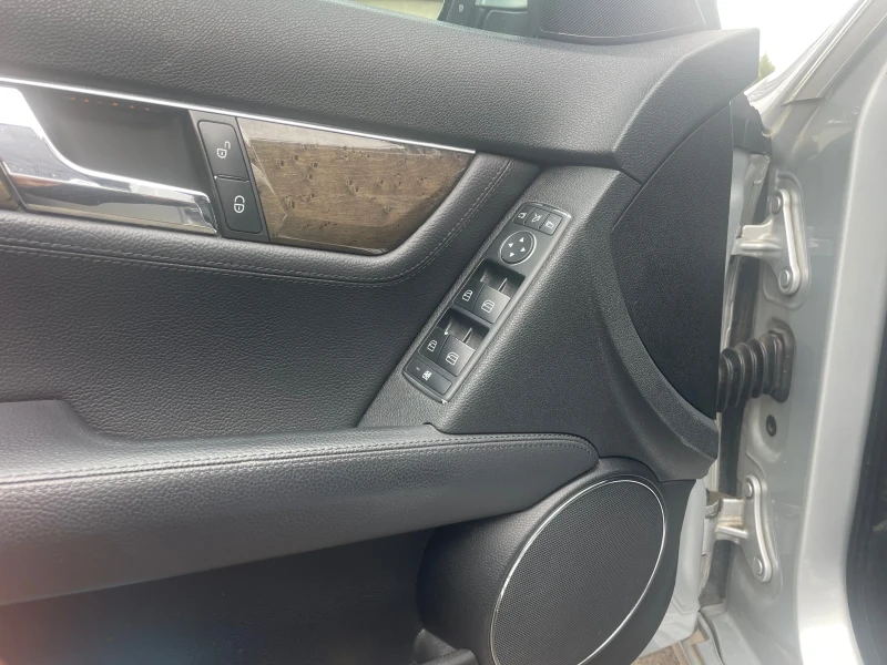 Mercedes-Benz C 220 Авангард ОМ646 БЕЗ АНАЛОГ НА ПАЗАРА, снимка 10 - Автомобили и джипове - 52027159