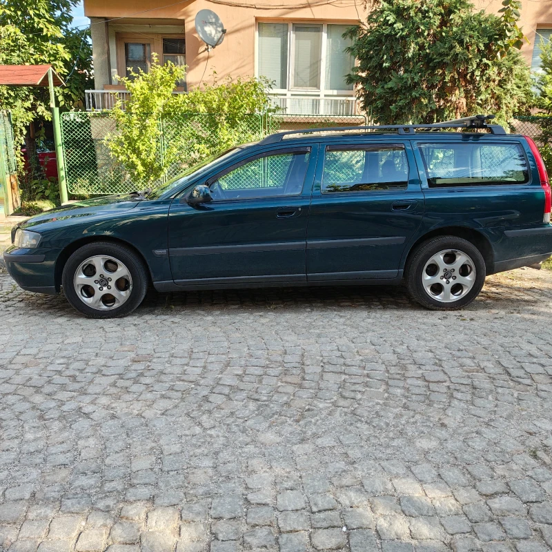 Volvo V70, снимка 4 - Автомобили и джипове - 52104749