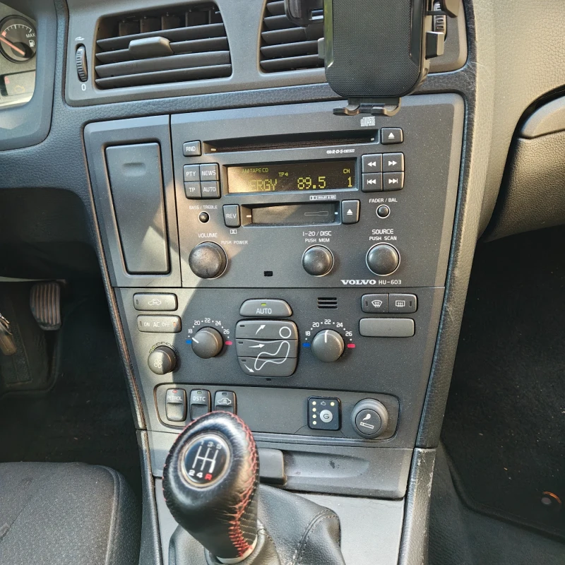 Volvo V70, снимка 8 - Автомобили и джипове - 52104749